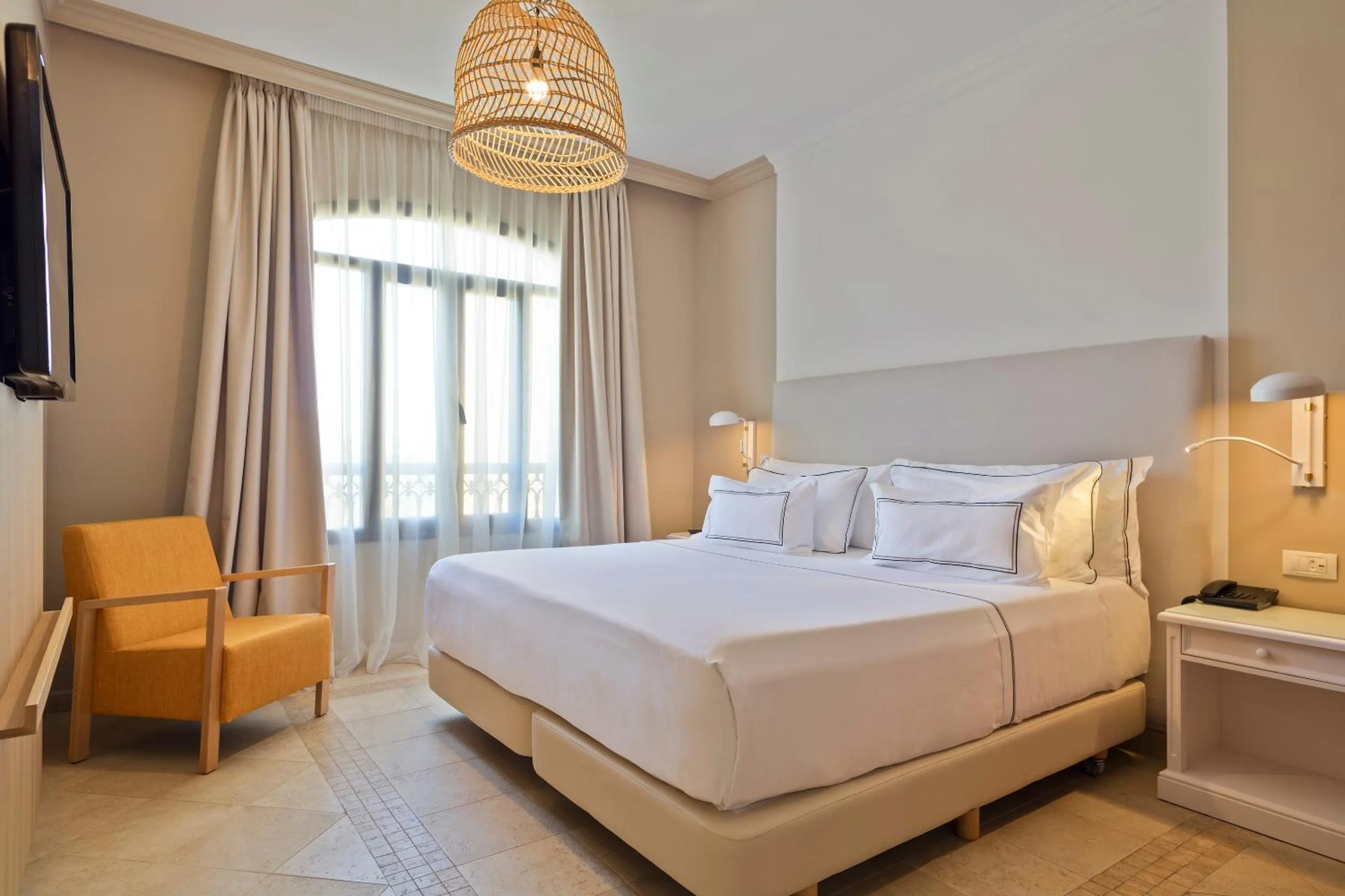 Bed in Melia Villaitana