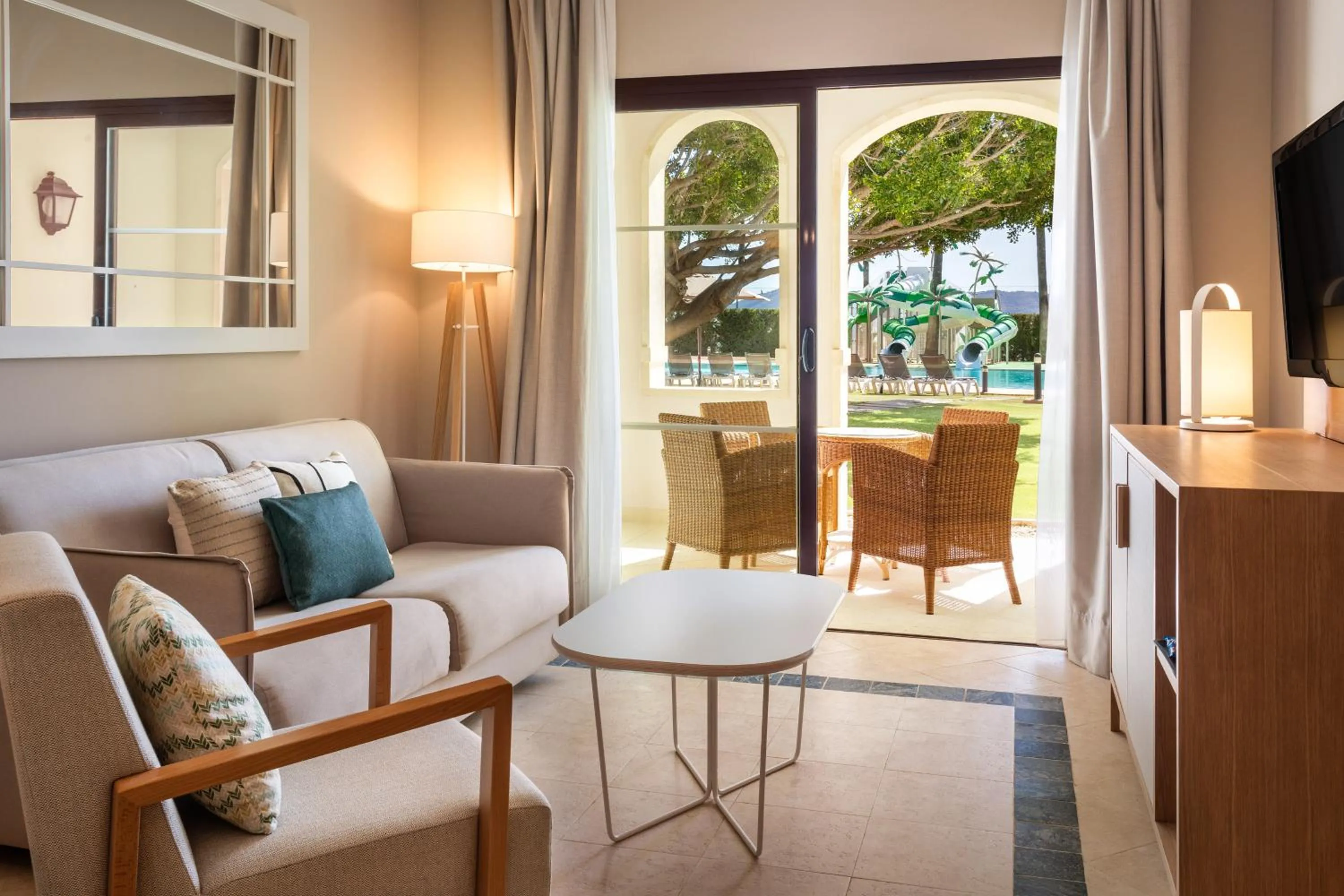 TV and multimedia in Melia Villaitana