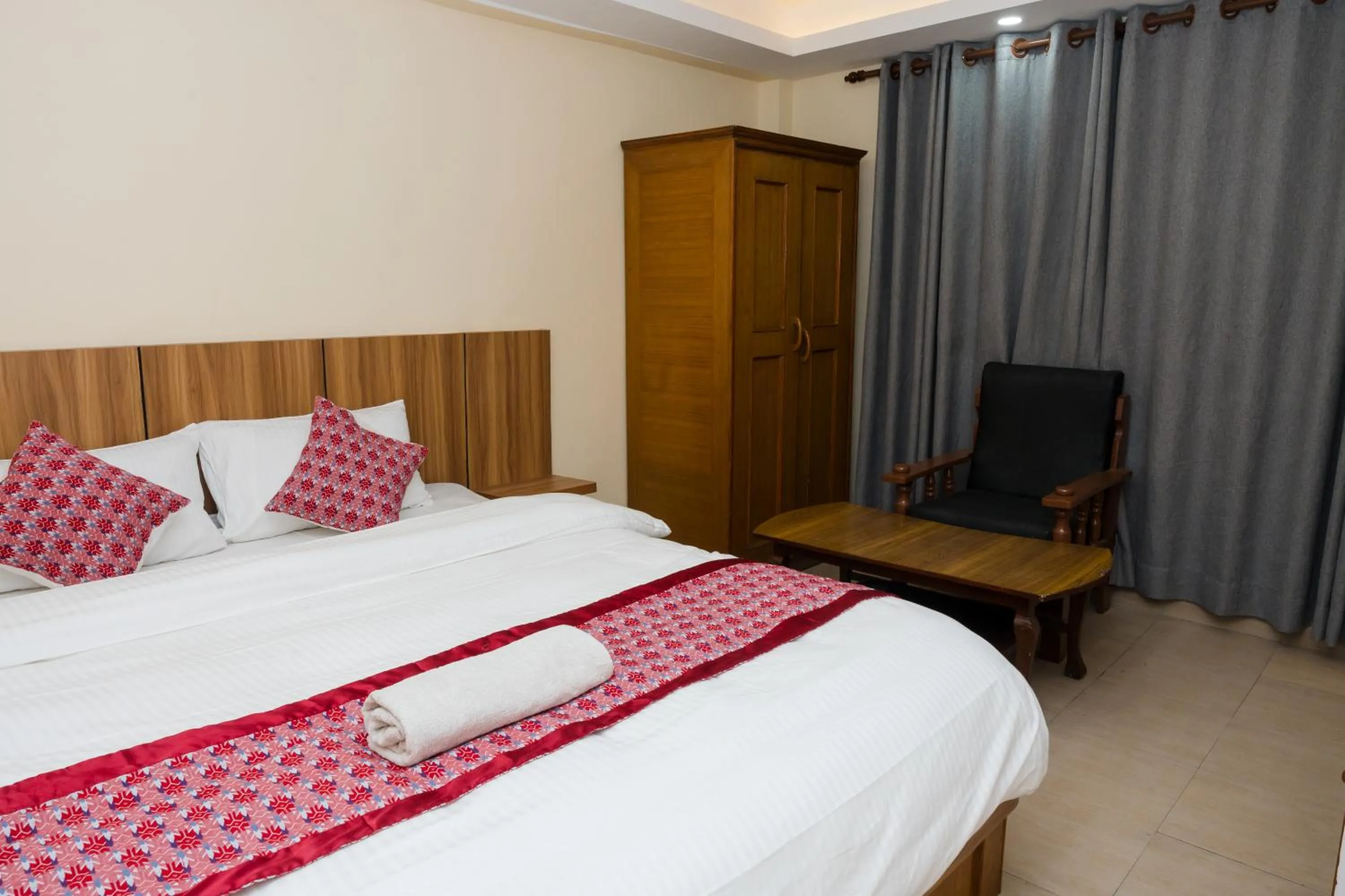 Bedroom, Bed in Rightway Hotel & Restaurant