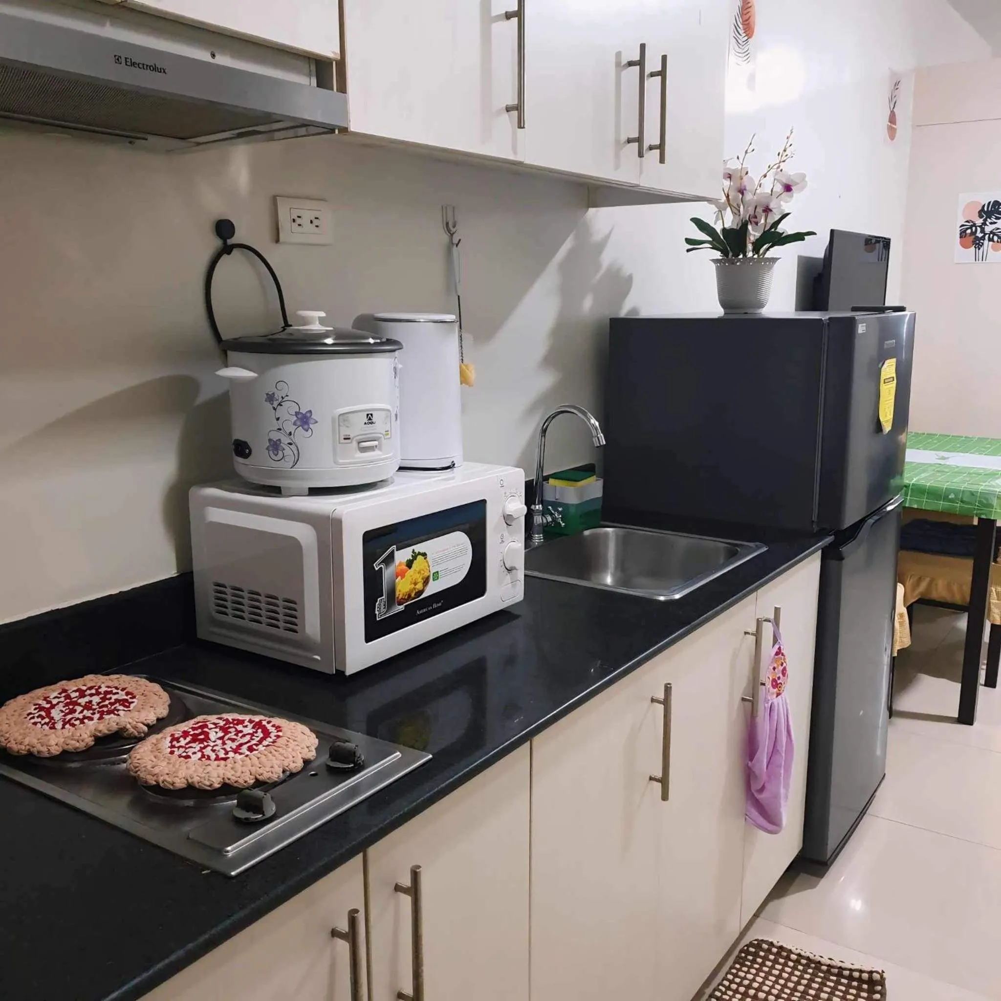 Kitchen or kitchenette in Sea Residences MOA Bella Staycation