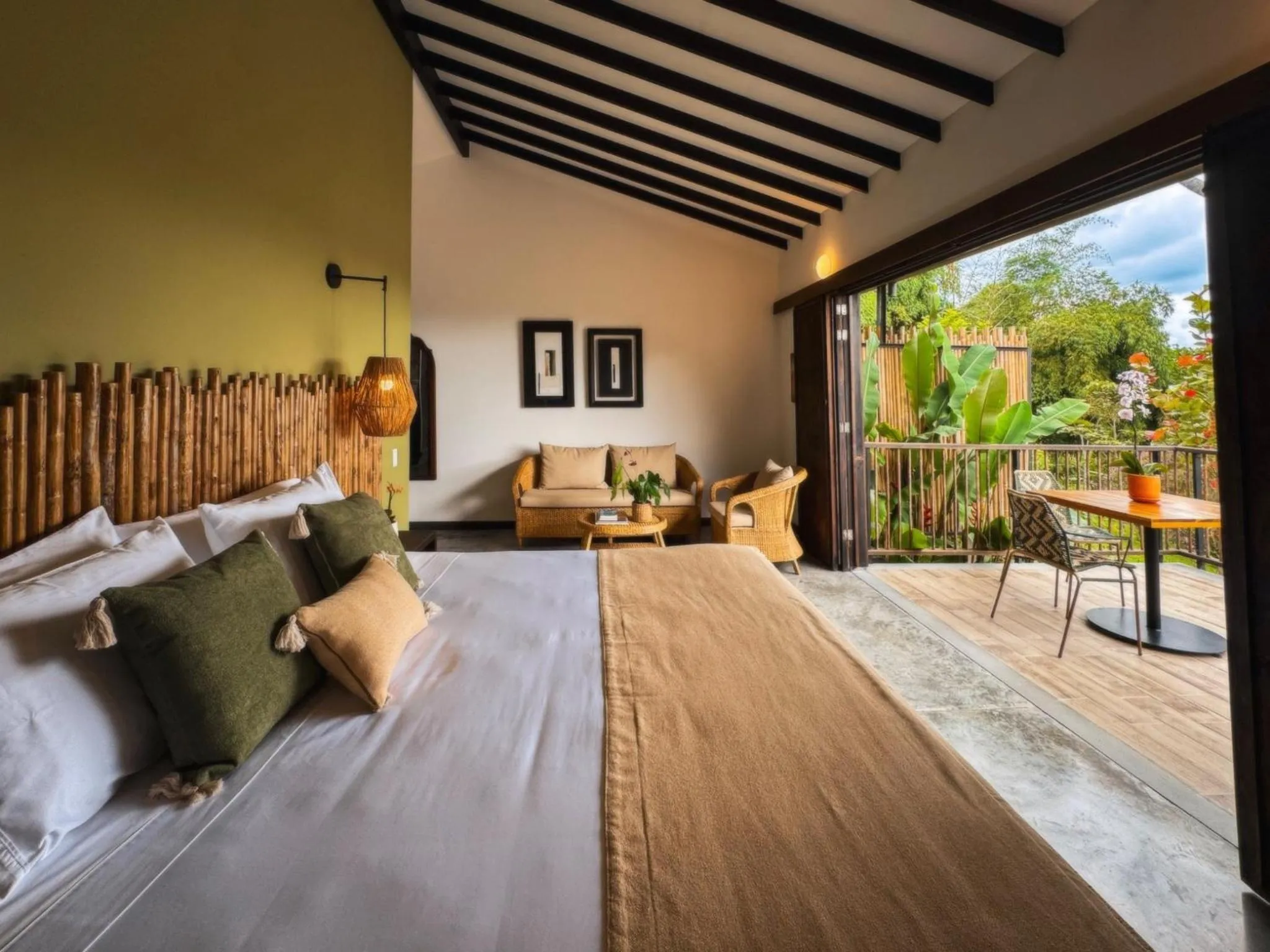 Bed in Tukki Ecolodge Hotel