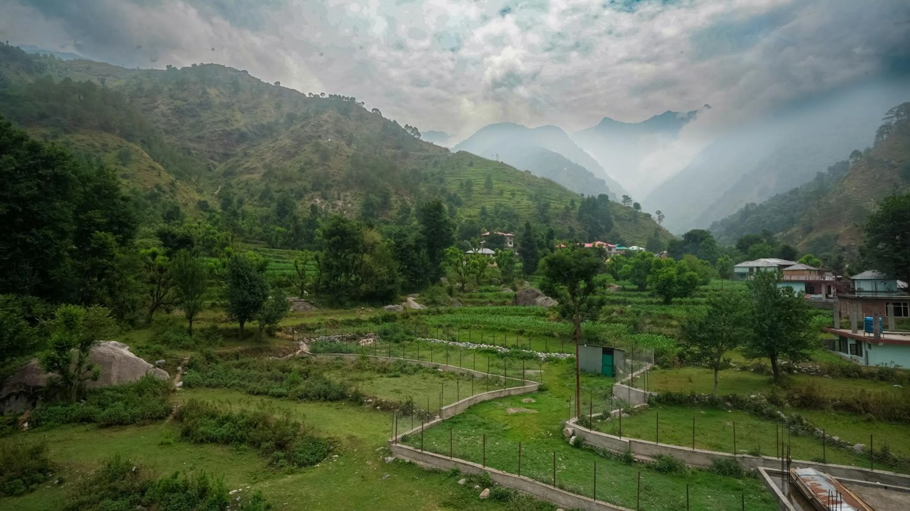 Nearby landmark in Sort By Stays, Kareri