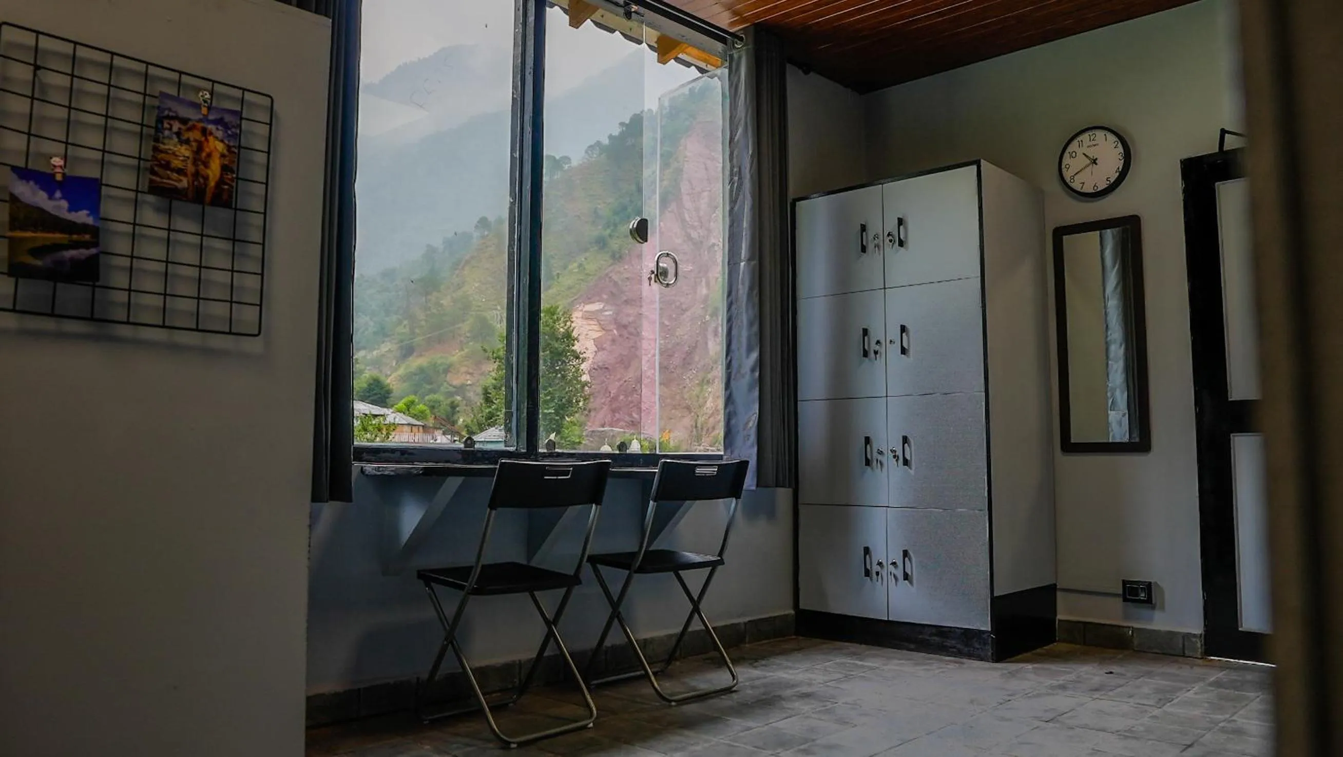 Natural landscape in Sort By Stays, Kareri