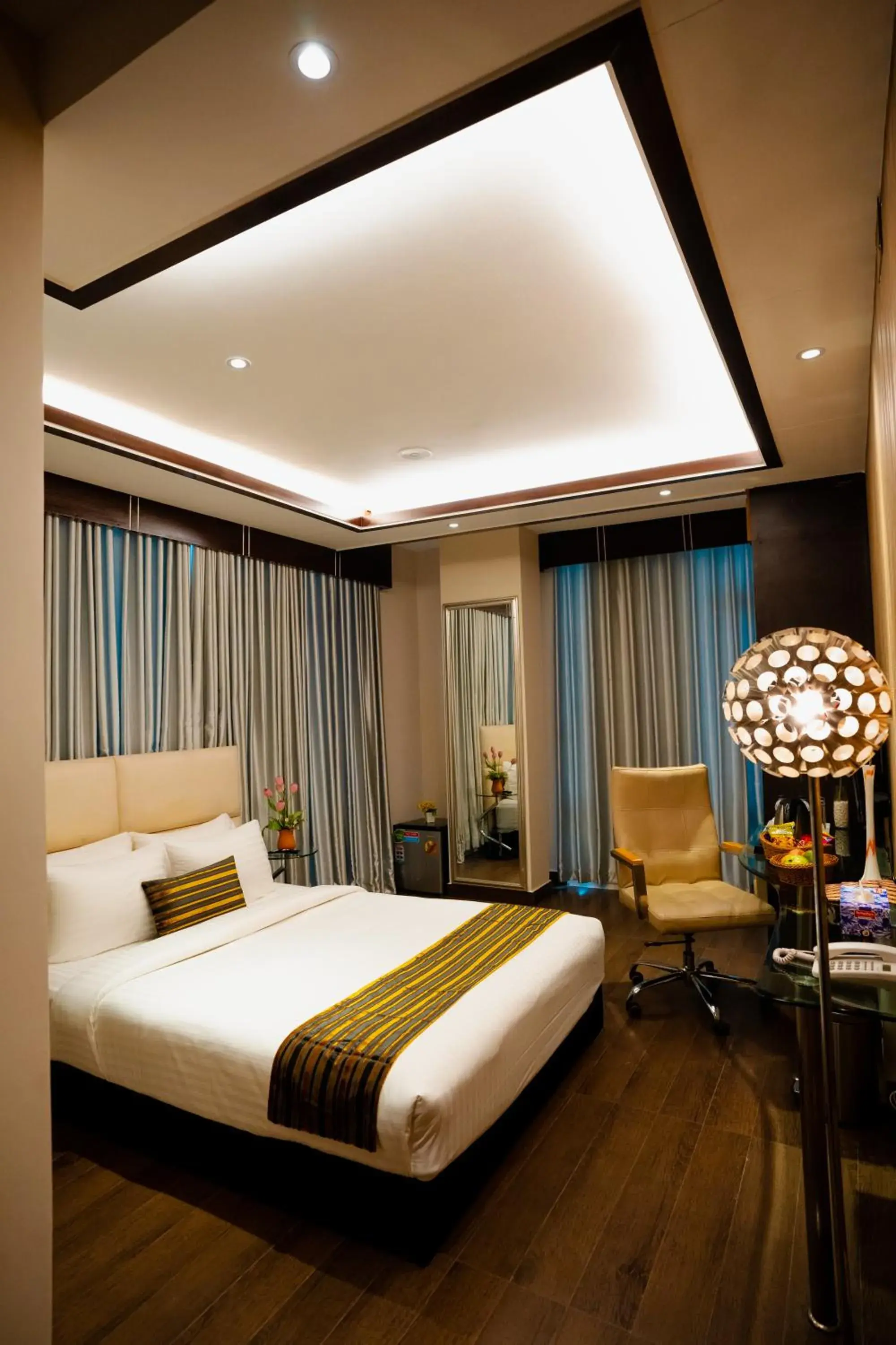 Superior King Room in Royal Residence Dhaka Superior King Room in Royal Residence Dhaka