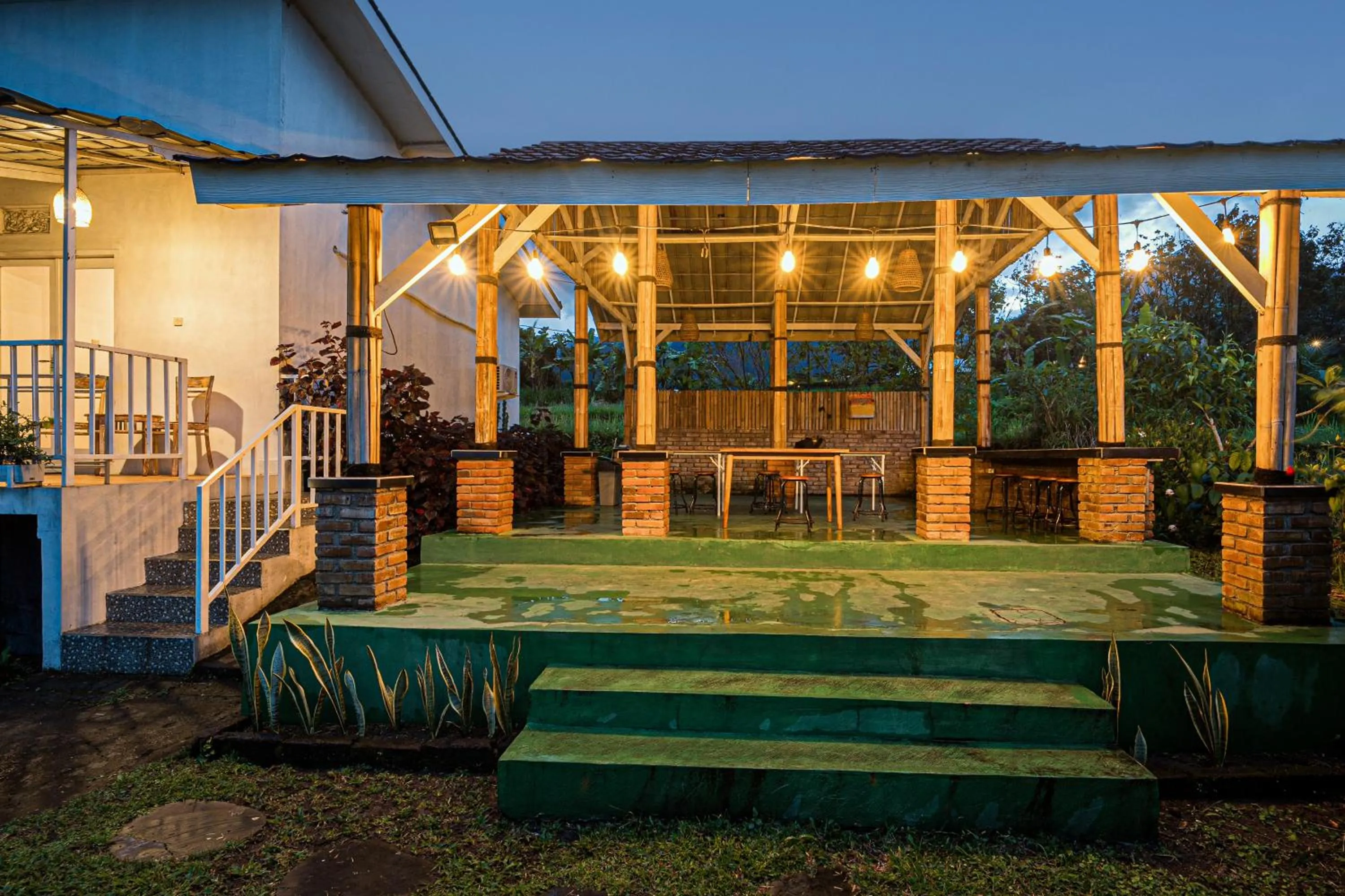 Restaurant/places to eat in Jatiluwih Santya Loka Lodge & Twin Waterfall Managed by Manara