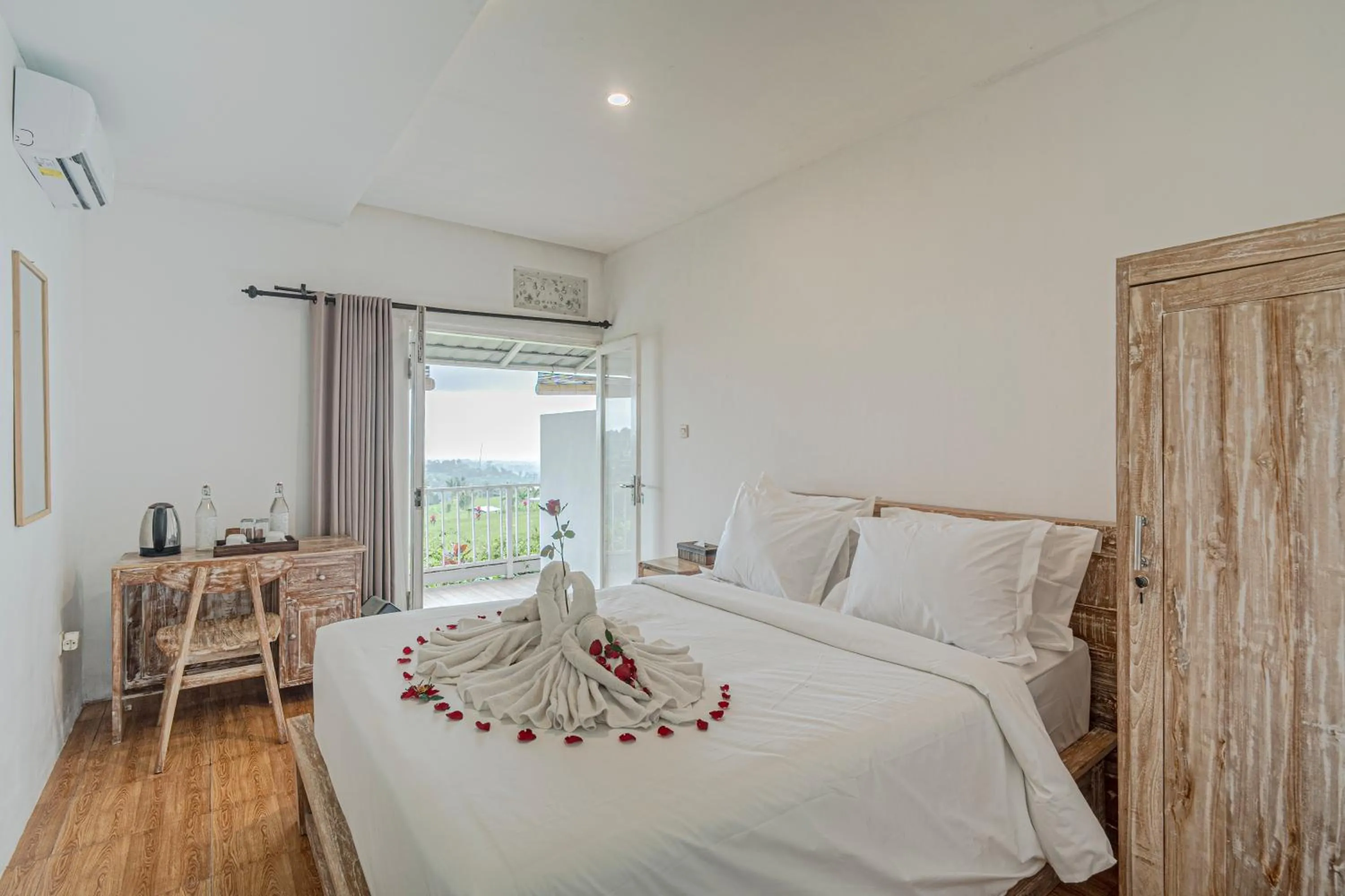 Bed in Jatiluwih Santya Loka Lodge & Twin Waterfall Managed by Manara