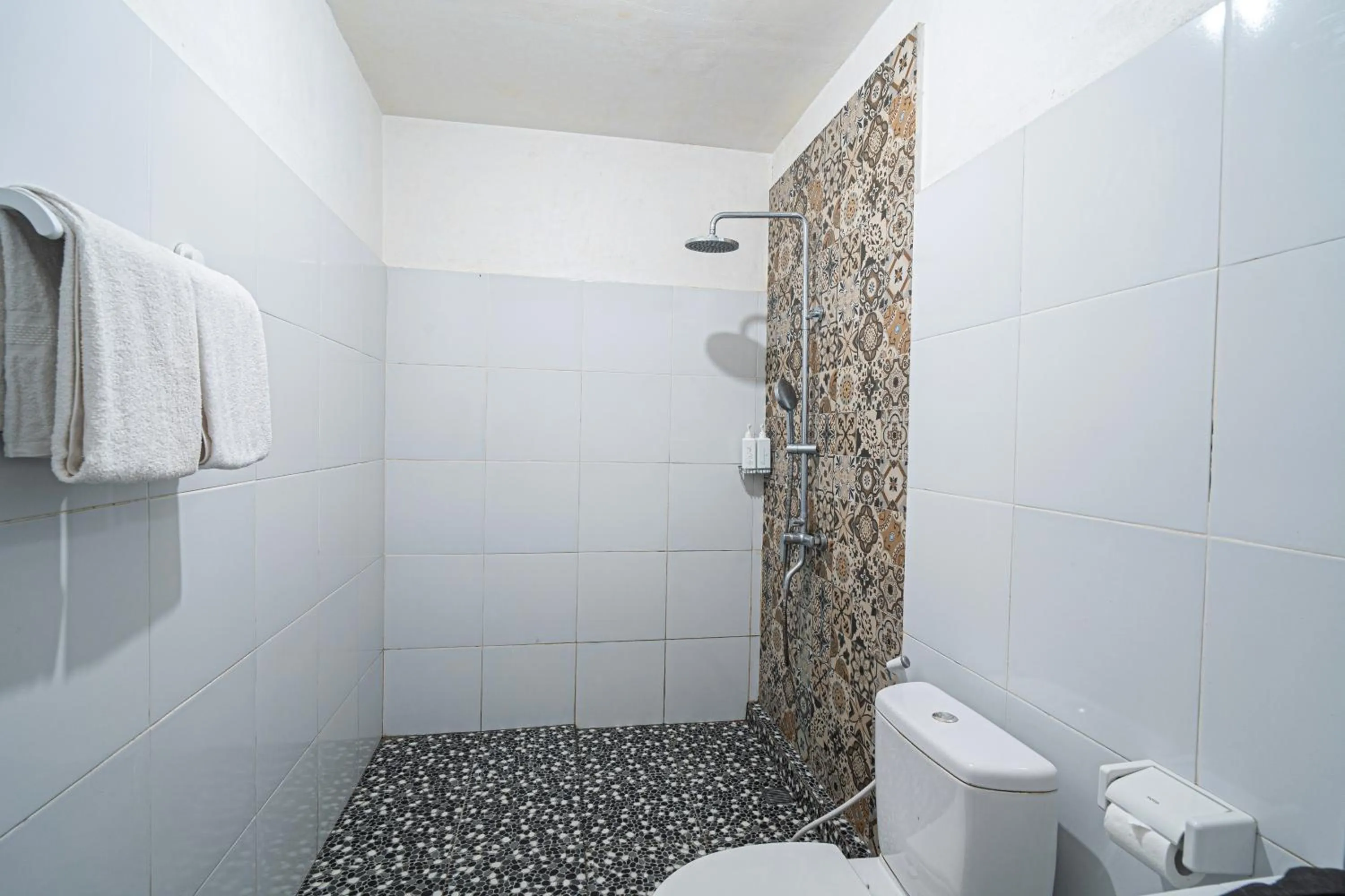 Shower in Jatiluwih Santya Loka Lodge & Twin Waterfall Managed by Manara