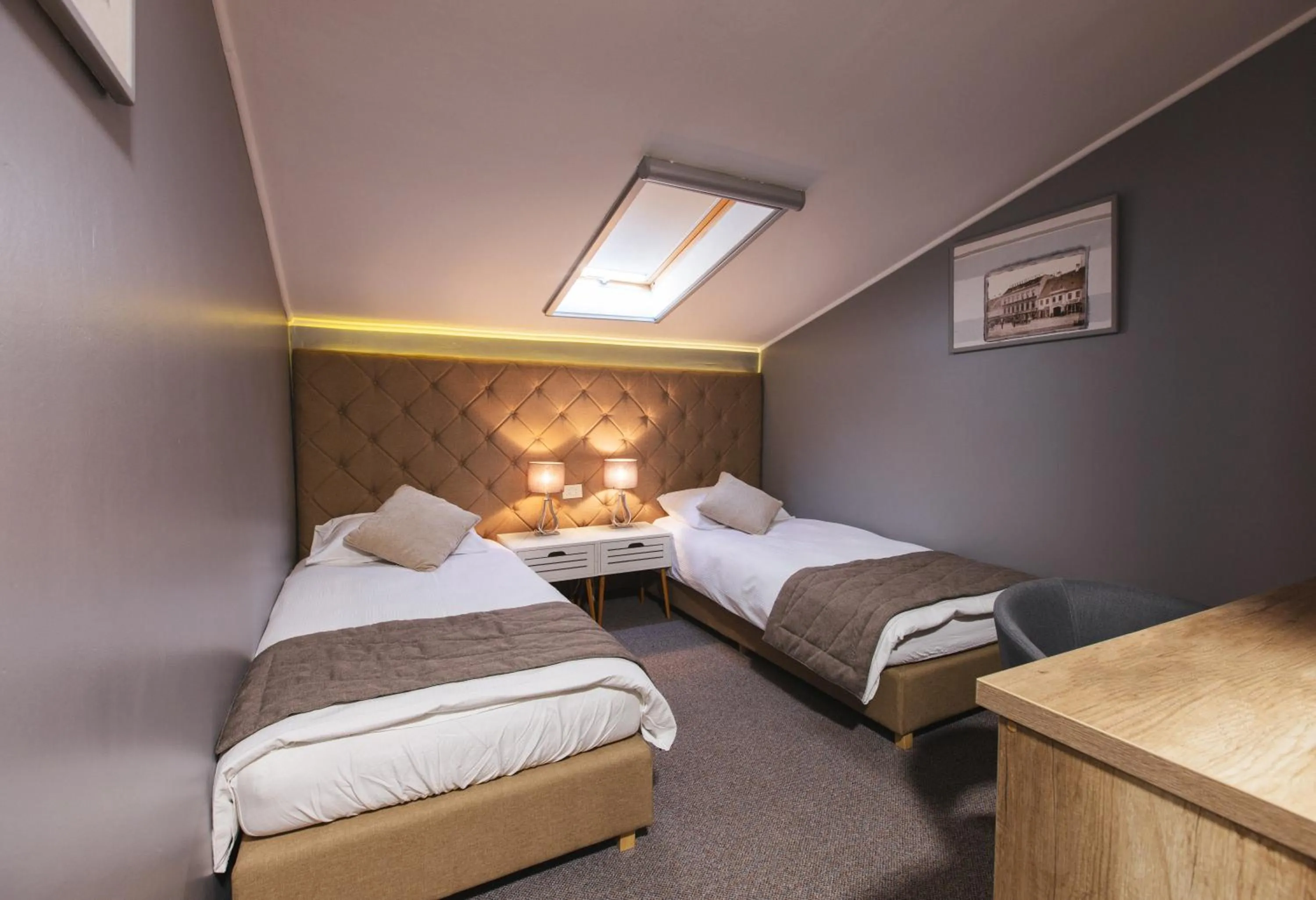 Twin Room with Private Bathroom in Hotel - Pansion Kod Ruže - Strossmayer No 1 - breakfast included