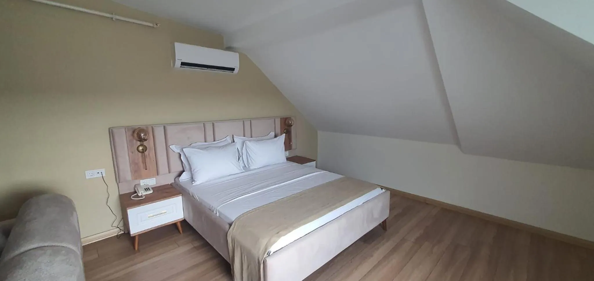 Bed in Petra Port Hotel