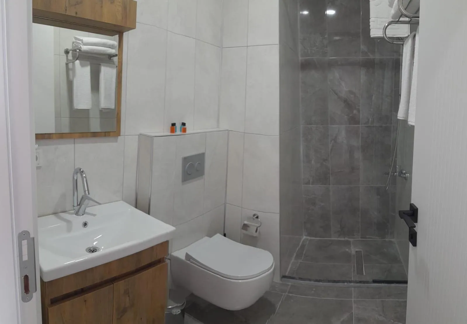 Bathroom in Petra Port Hotel