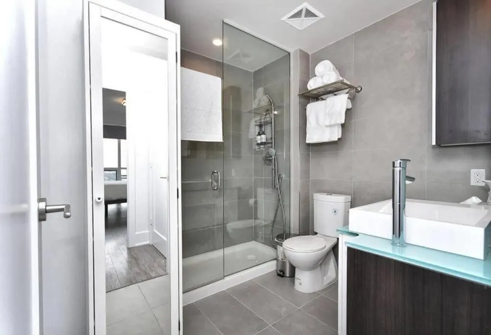 Skyline Suites - Walk to MTCC, ACC, Rogers Centre & Entertainment District