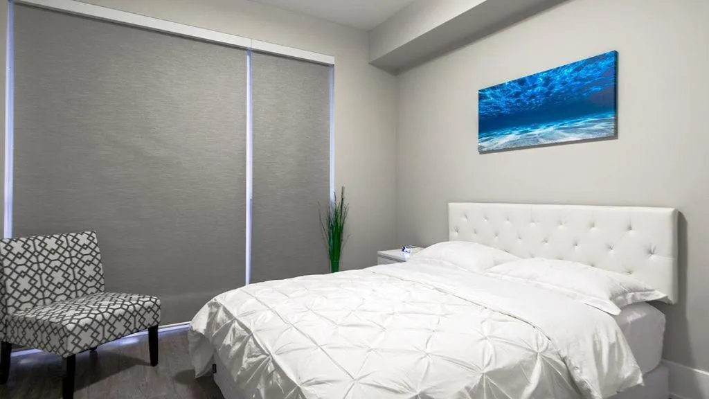 Bedroom, Bed in Skyline Suites - Walk to MTCC, ACC, Rogers Centre & Entertainment District