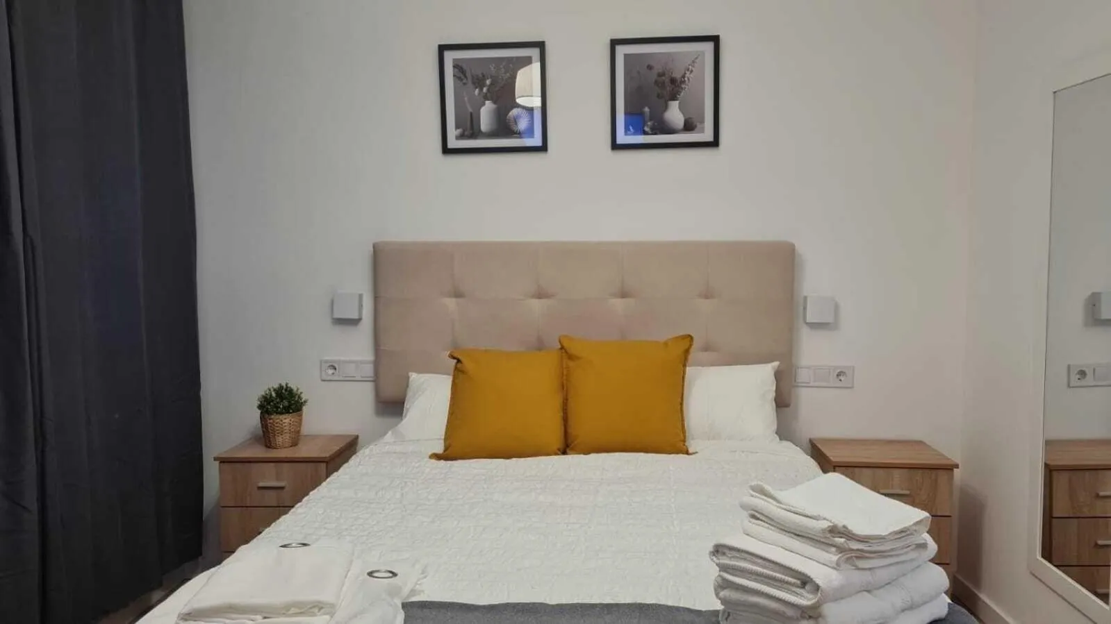 Bedroom, Bed in Suites recién reformadas Vista Alegre