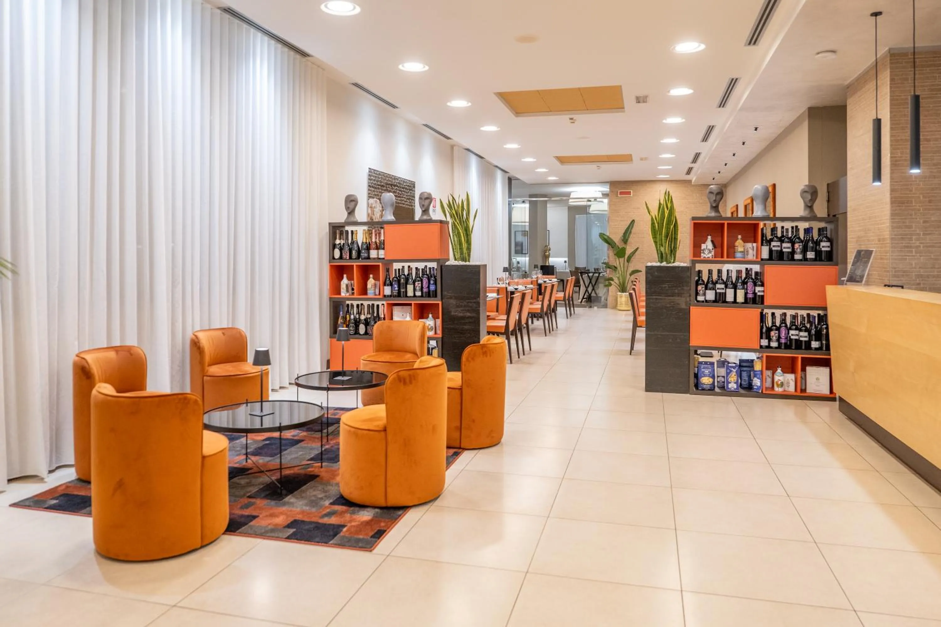 Lobby or reception in NSM Hotel Palace Lucera