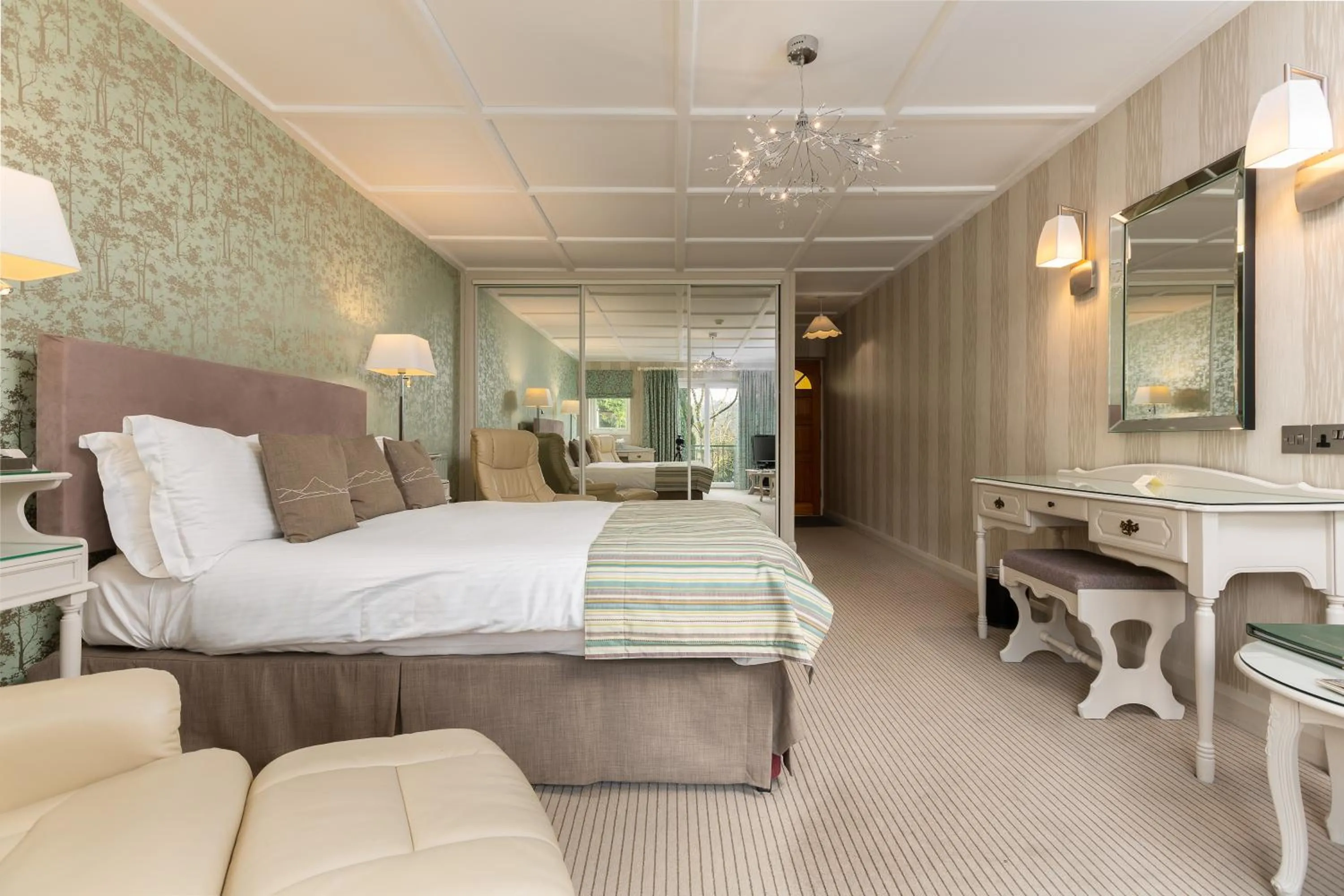 Photo of the whole room, Bed in Burn How Garden Hotel - Bowness on Windermere