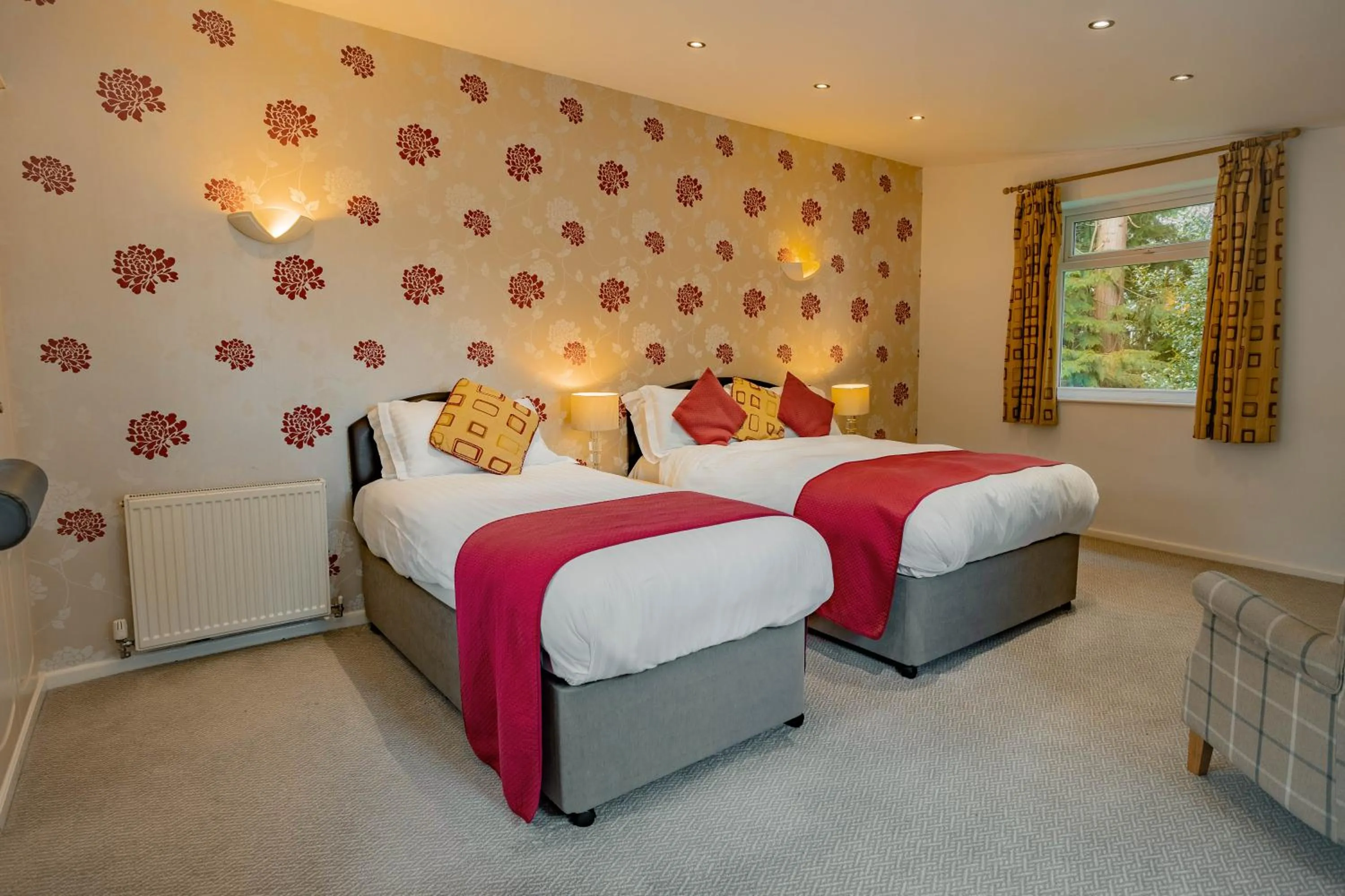 Bedroom, Bed in Burn How Garden Hotel - Bowness on Windermere