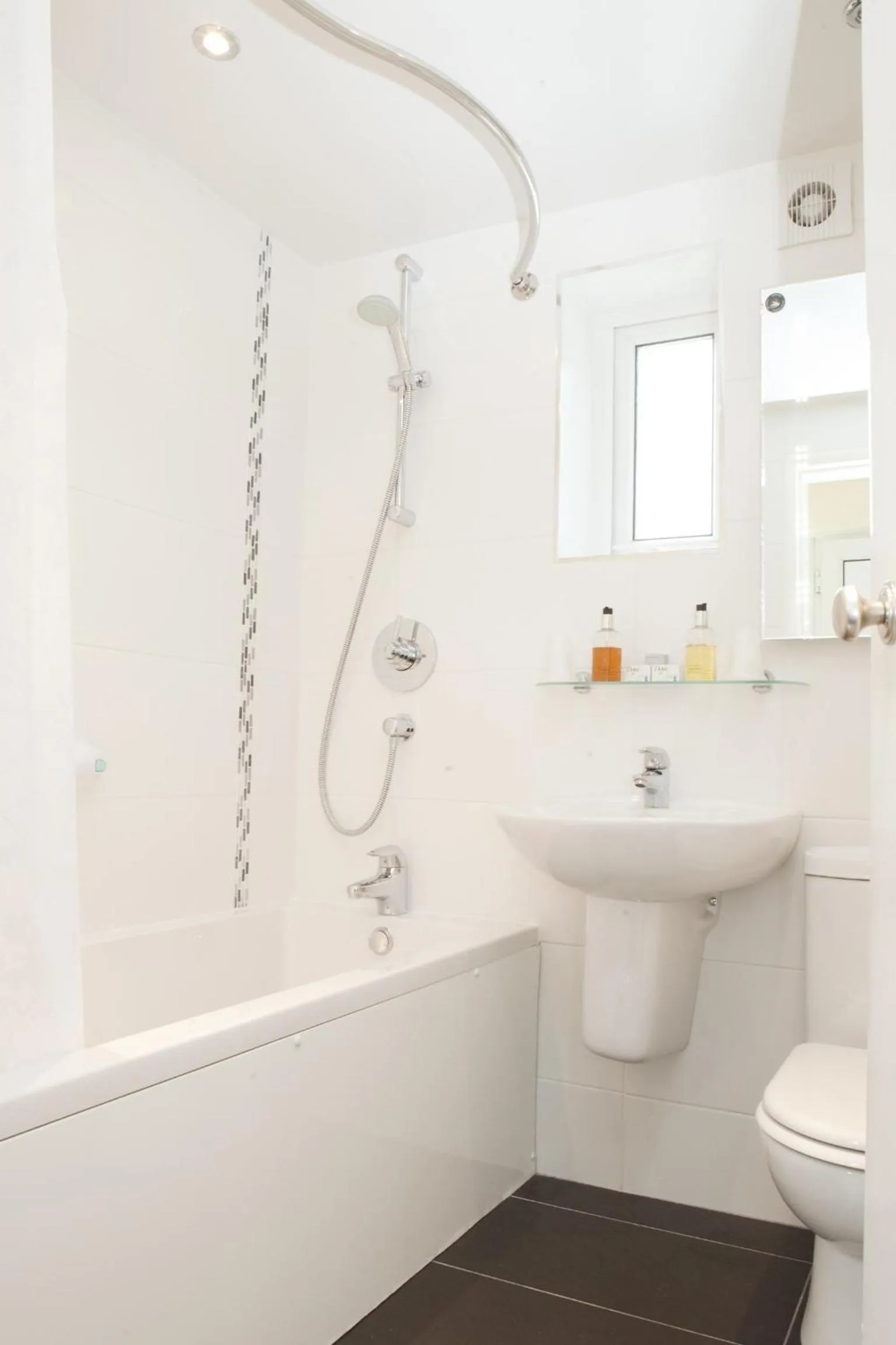 Bathroom in Burn How Garden Hotel - Bowness on Windermere