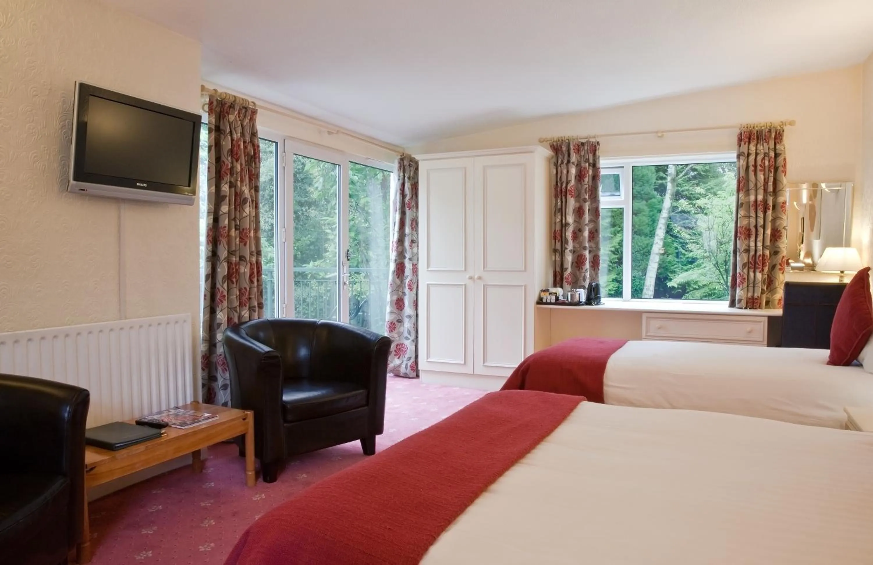 Coffee/tea facilities, Bed in Burn How Garden Hotel - Bowness on Windermere