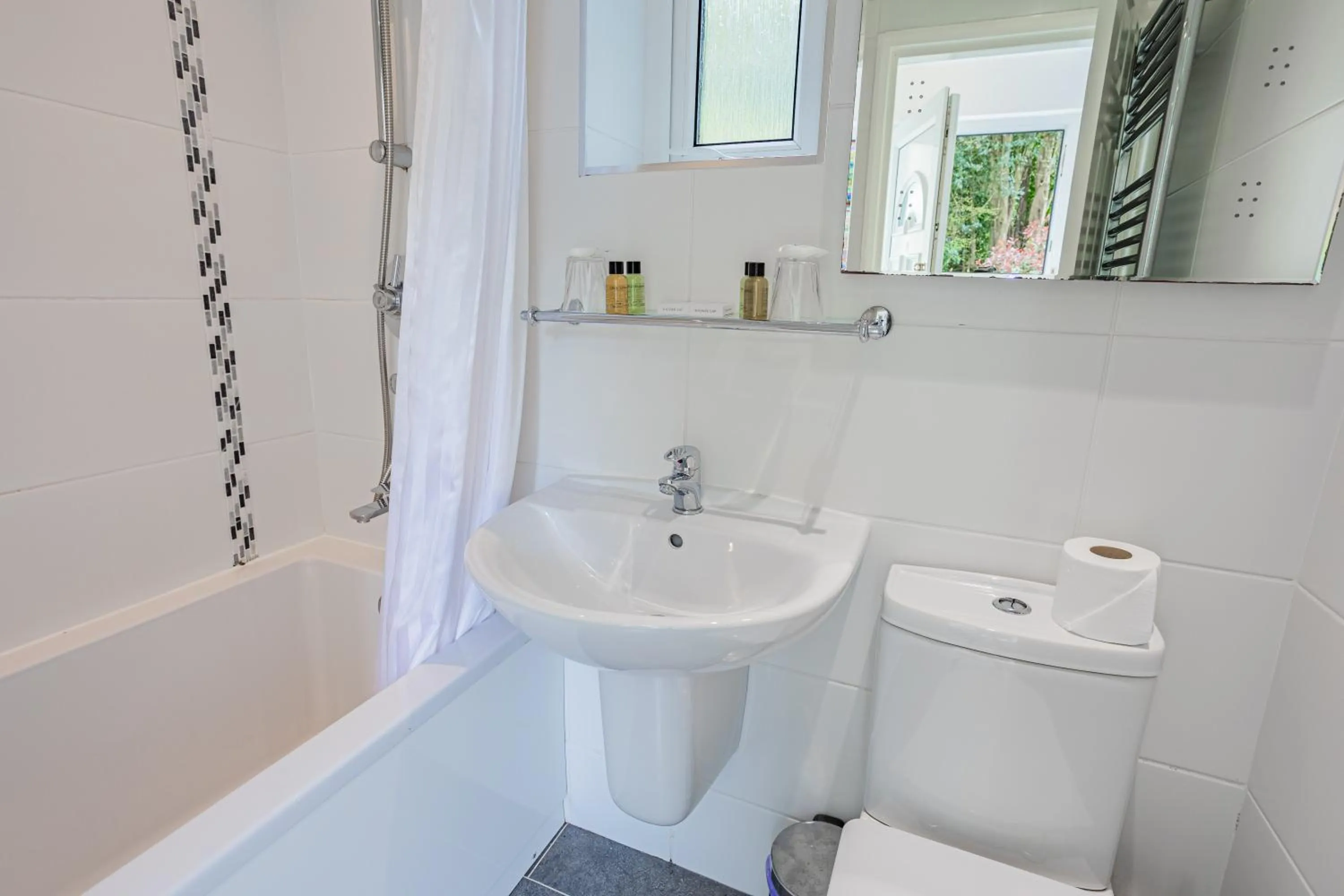 Bathroom in Burn How Garden Hotel - Bowness on Windermere