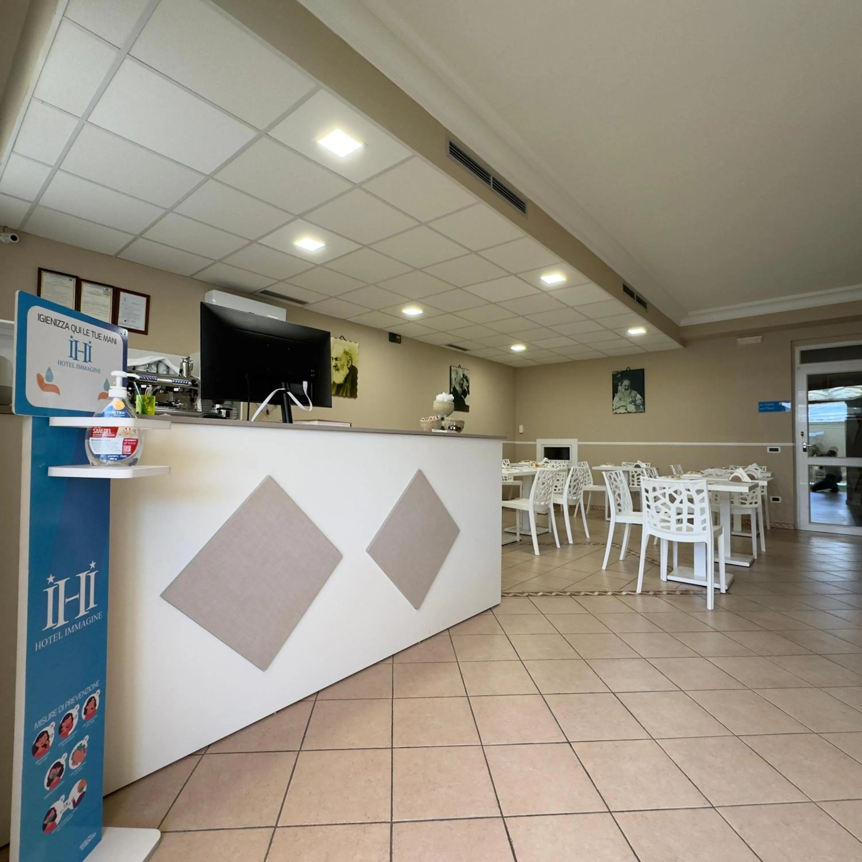 Restaurant/places to eat in Hotel Immagine