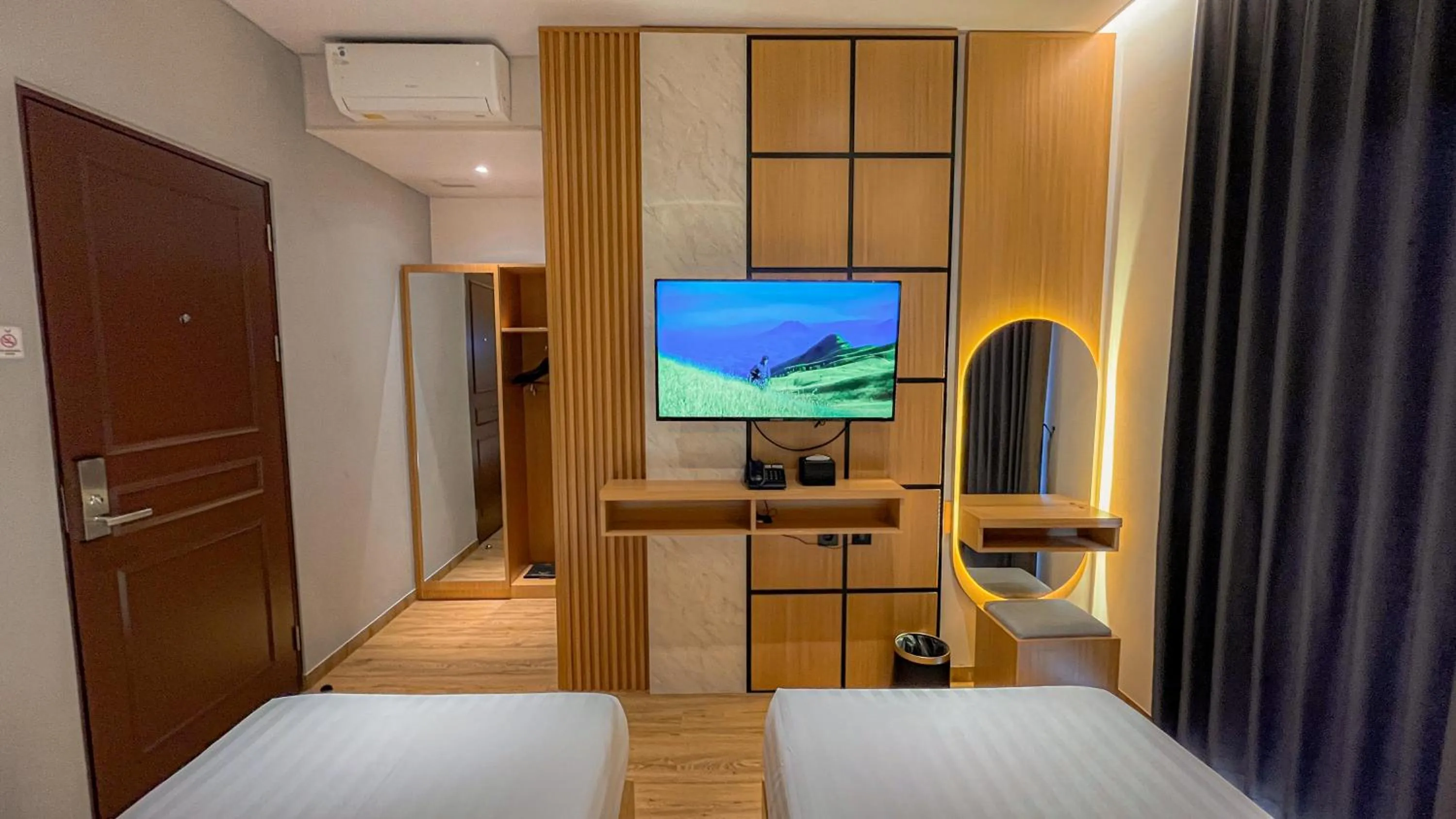 Bedroom, Bed in Eagle Hotel Wonosobo, Azana Hotels Collection