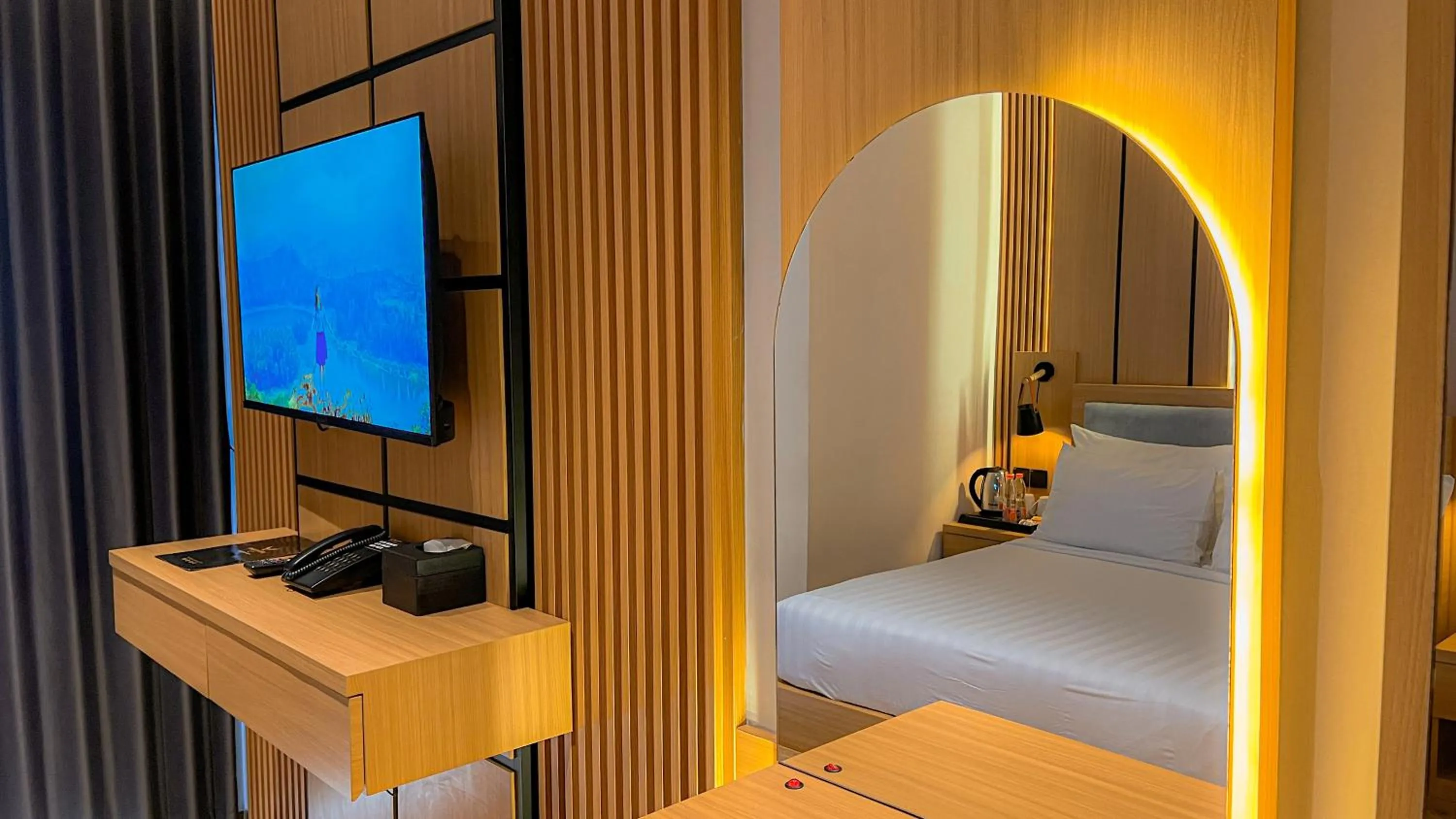 TV and multimedia, Bed in Eagle Hotel Wonosobo, Azana Hotels Collection