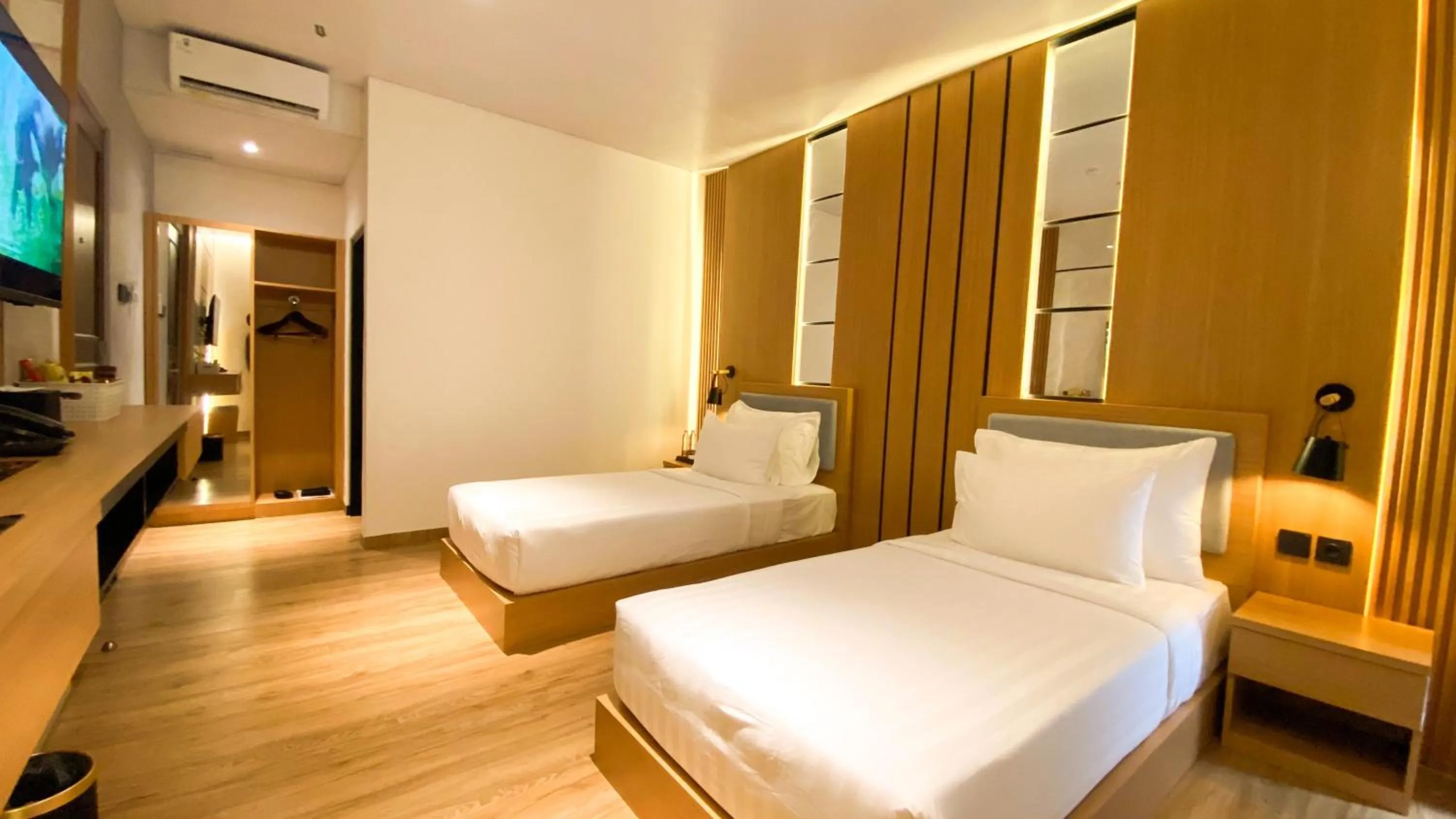 Bedroom, Bed in Eagle Hotel Wonosobo, Azana Hotels Collection
