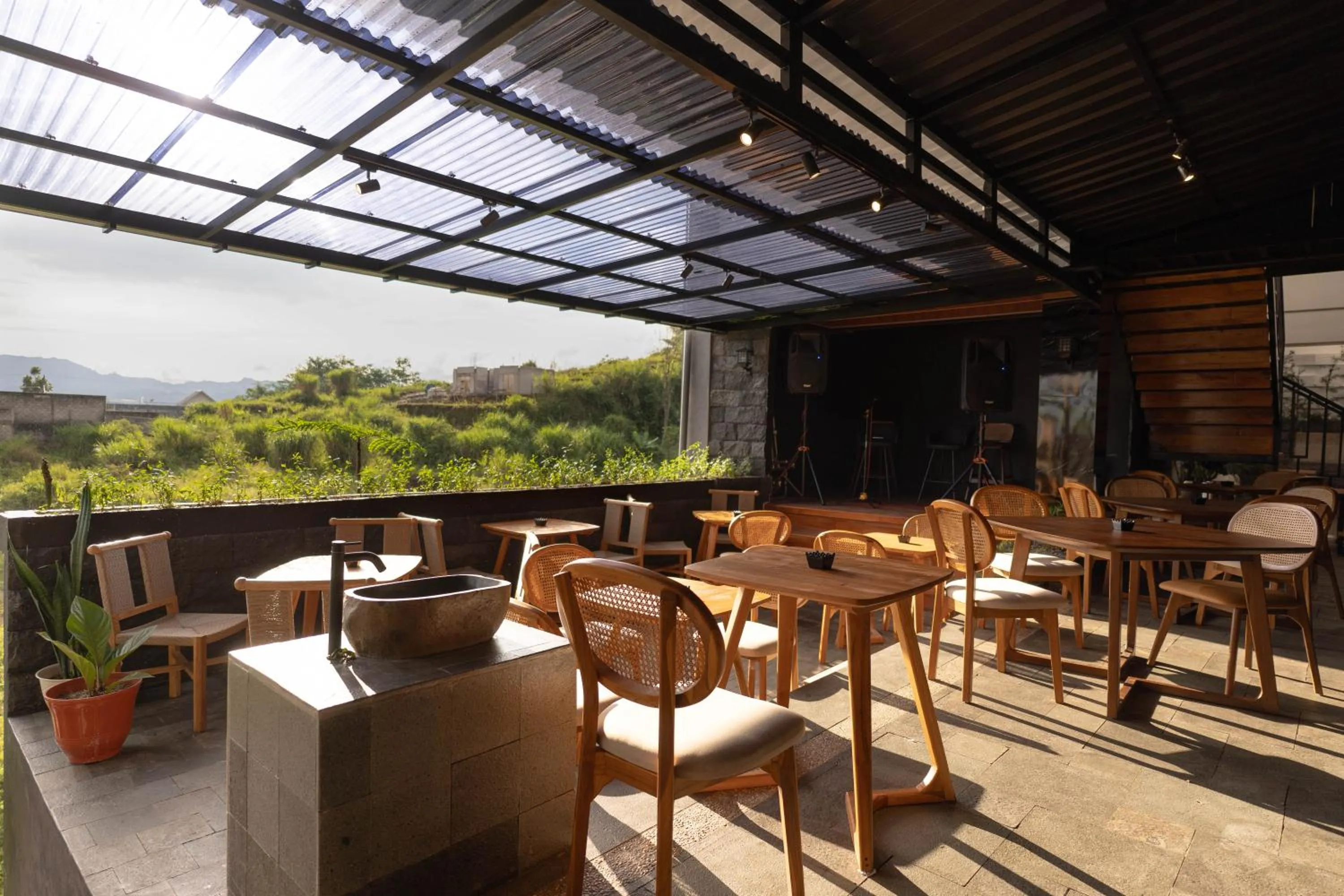 Restaurant/places to eat in Eagle Hotel Wonosobo, Azana Hotels Collection