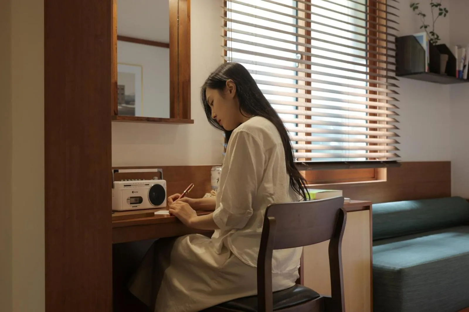 Seating area in Surim Hotel Sokcho by AanK