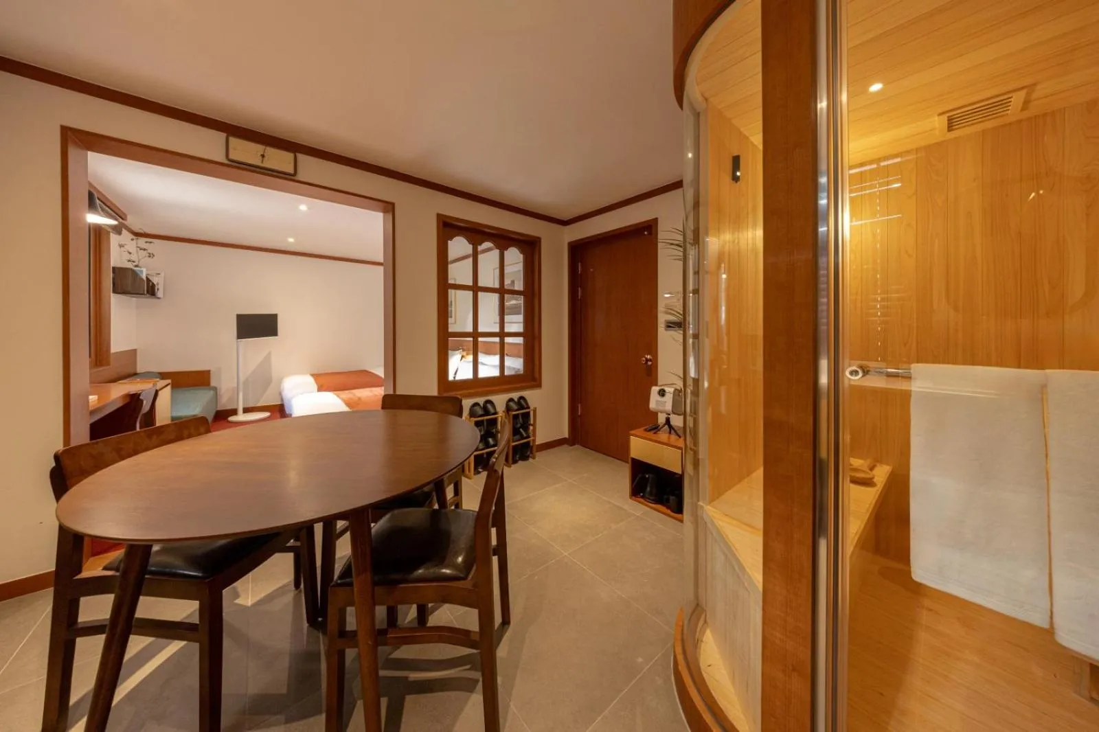 Seating area in Surim Hotel Sokcho by AanK