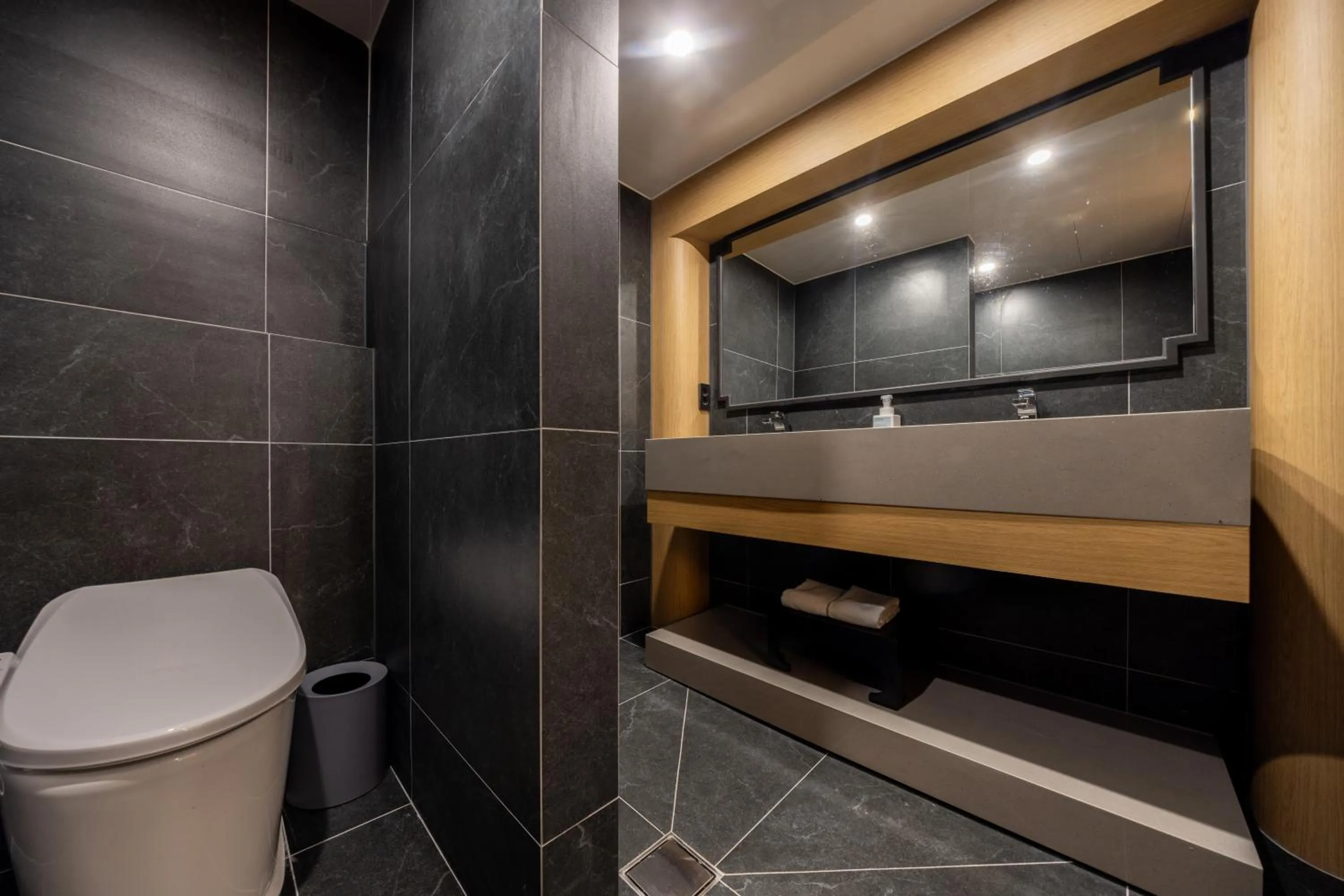 Shower in Anook Hotel & Spa Pyeongtaek
