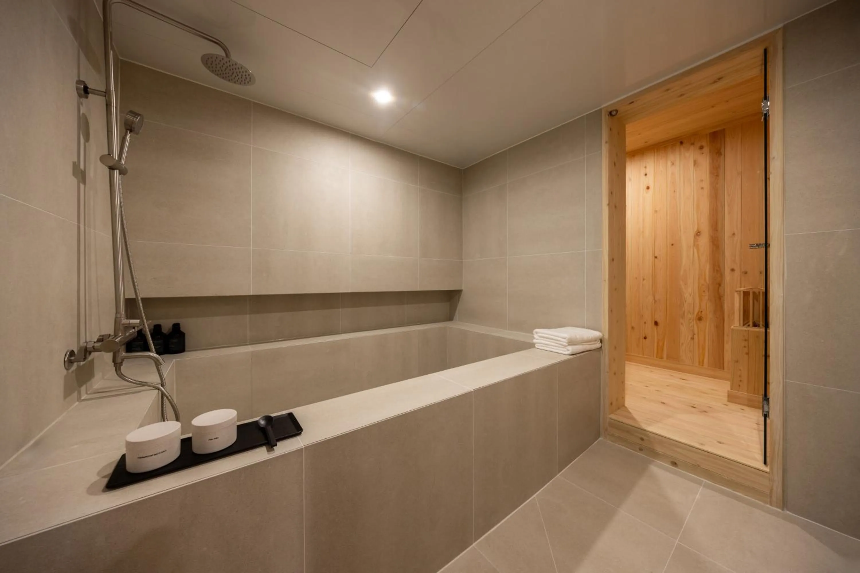 Shower in Anook Hotel & Spa Pyeongtaek