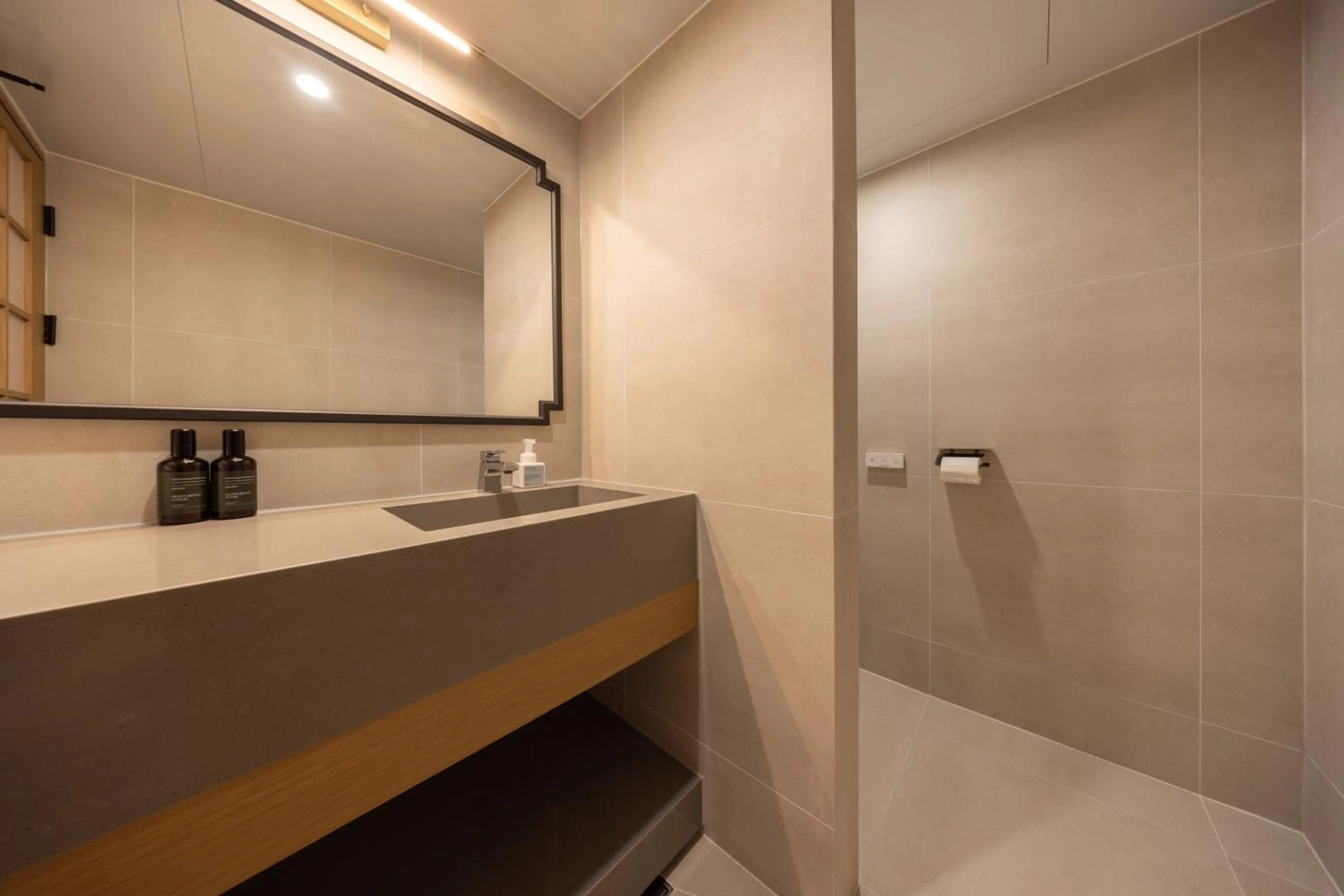 Shower in Anook Hotel & Spa Pyeongtaek