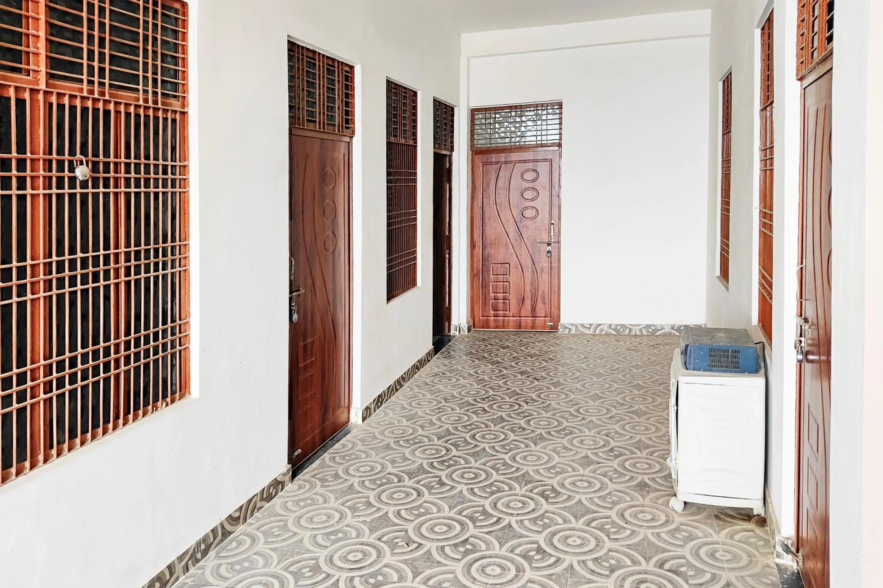 Hotel O by OYO R L PALACE