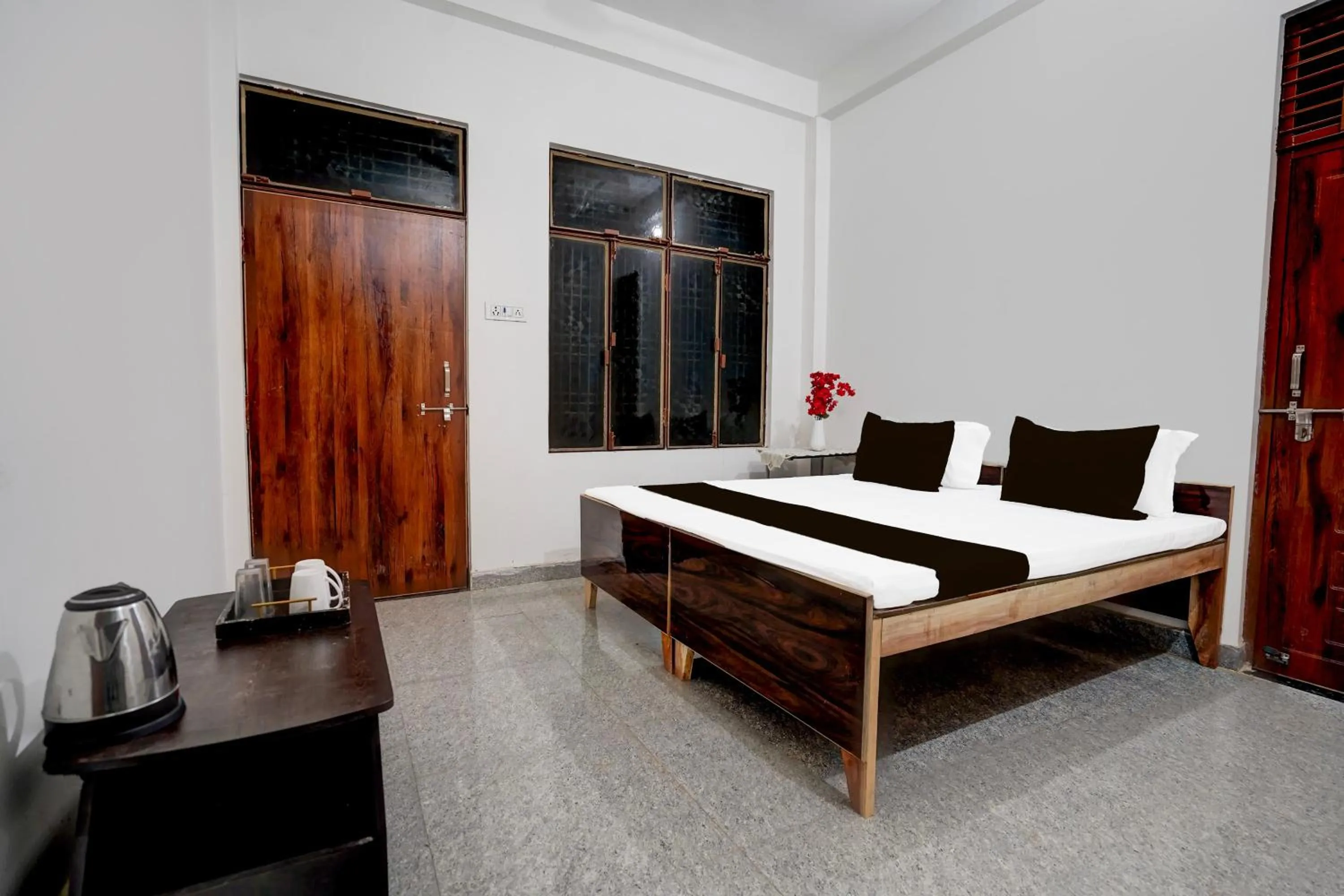 Bedroom, Bed in Hotel O by OYO R L PALACE