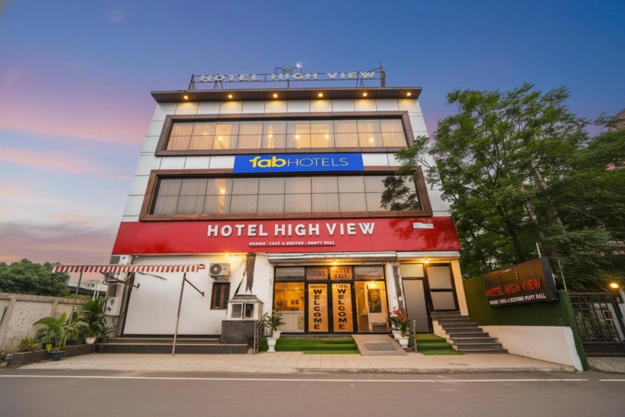 Property building in Via High View