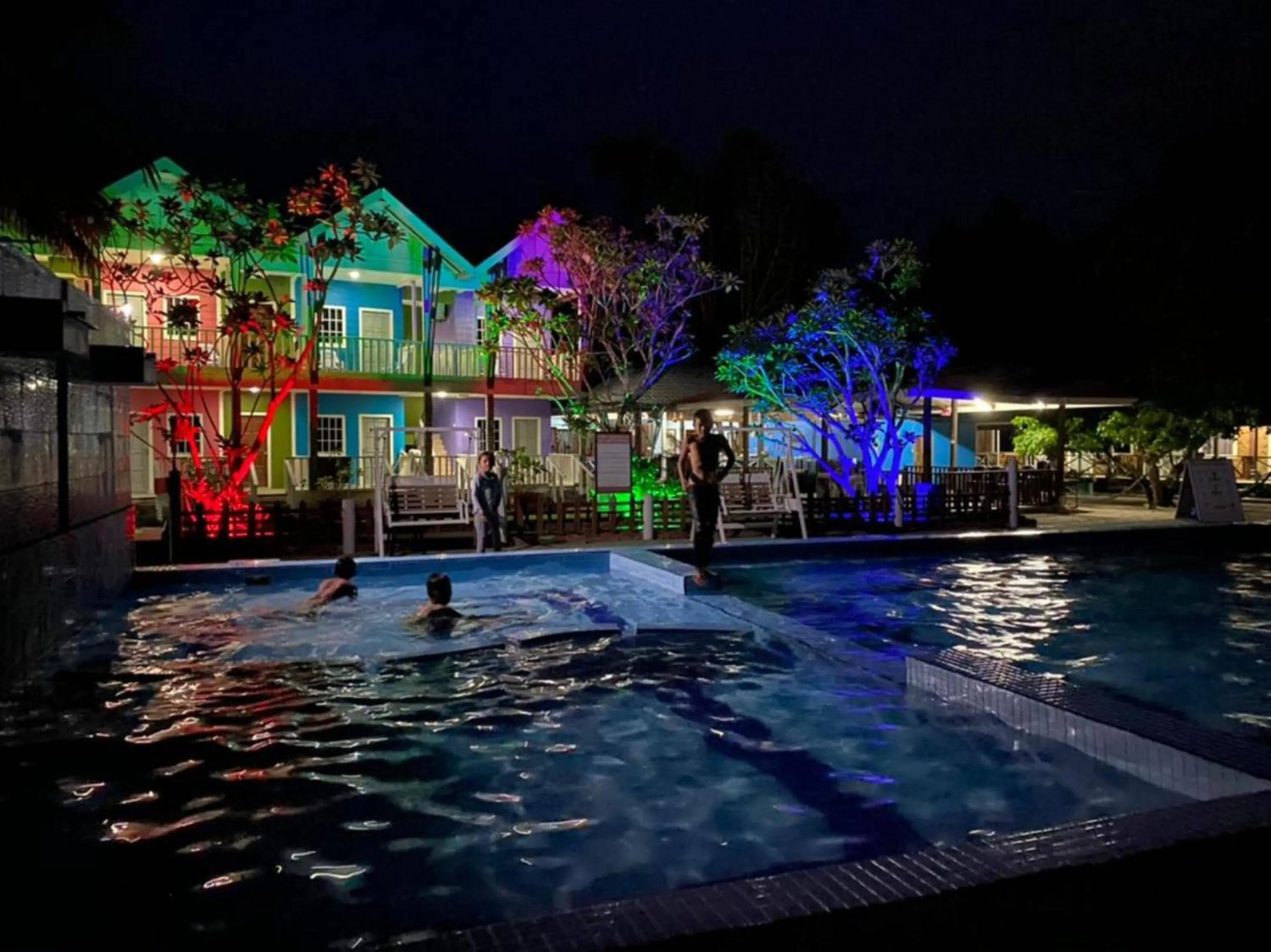 Facade/entrance in Capital O 91017 Tuba Beach Resort @ Pulau Tuba