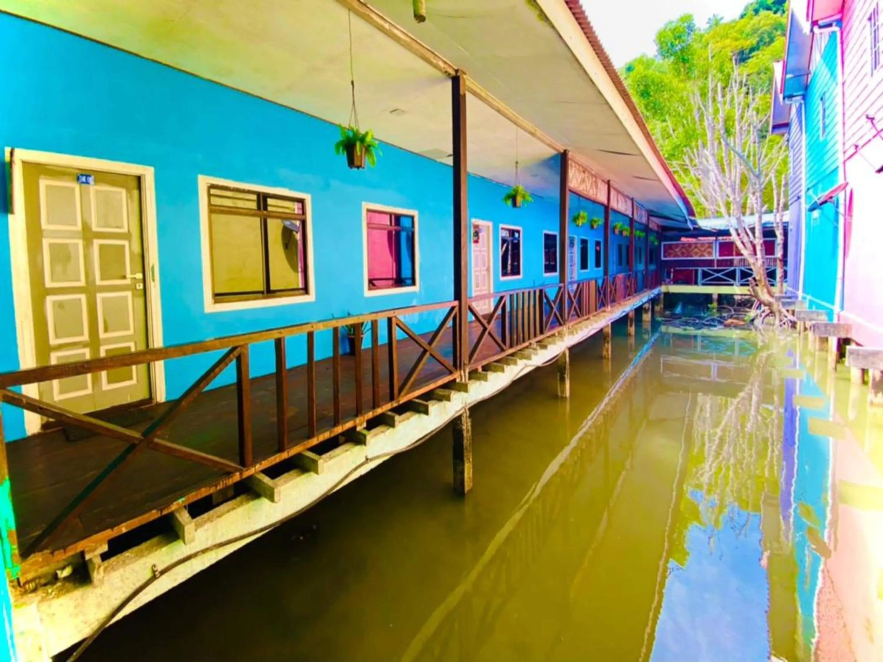 Facade/entrance in Capital O 91017 Tuba Beach Resort @ Pulau Tuba