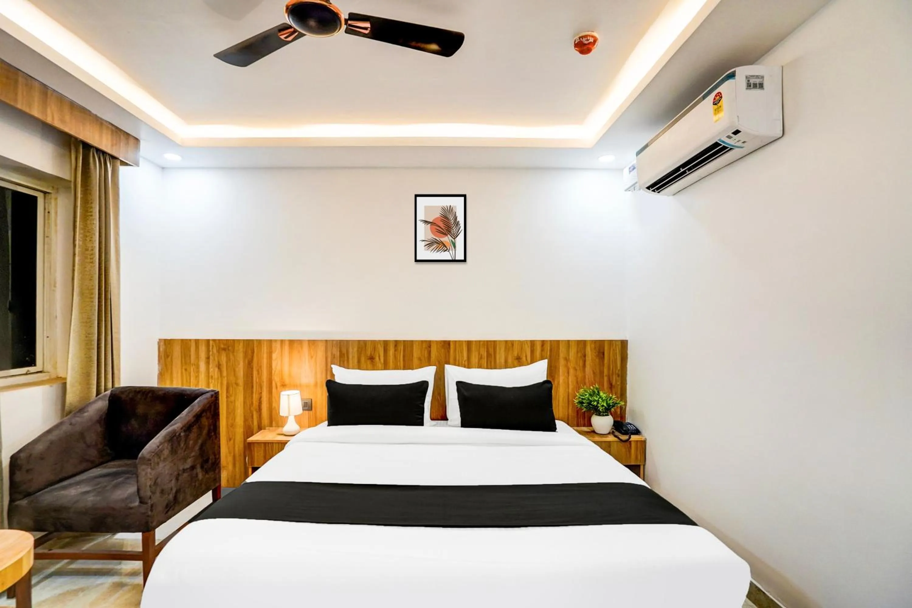 Bedroom, Bed in Townhouse GRAND ADDRESS HOTEL AND BANQUET