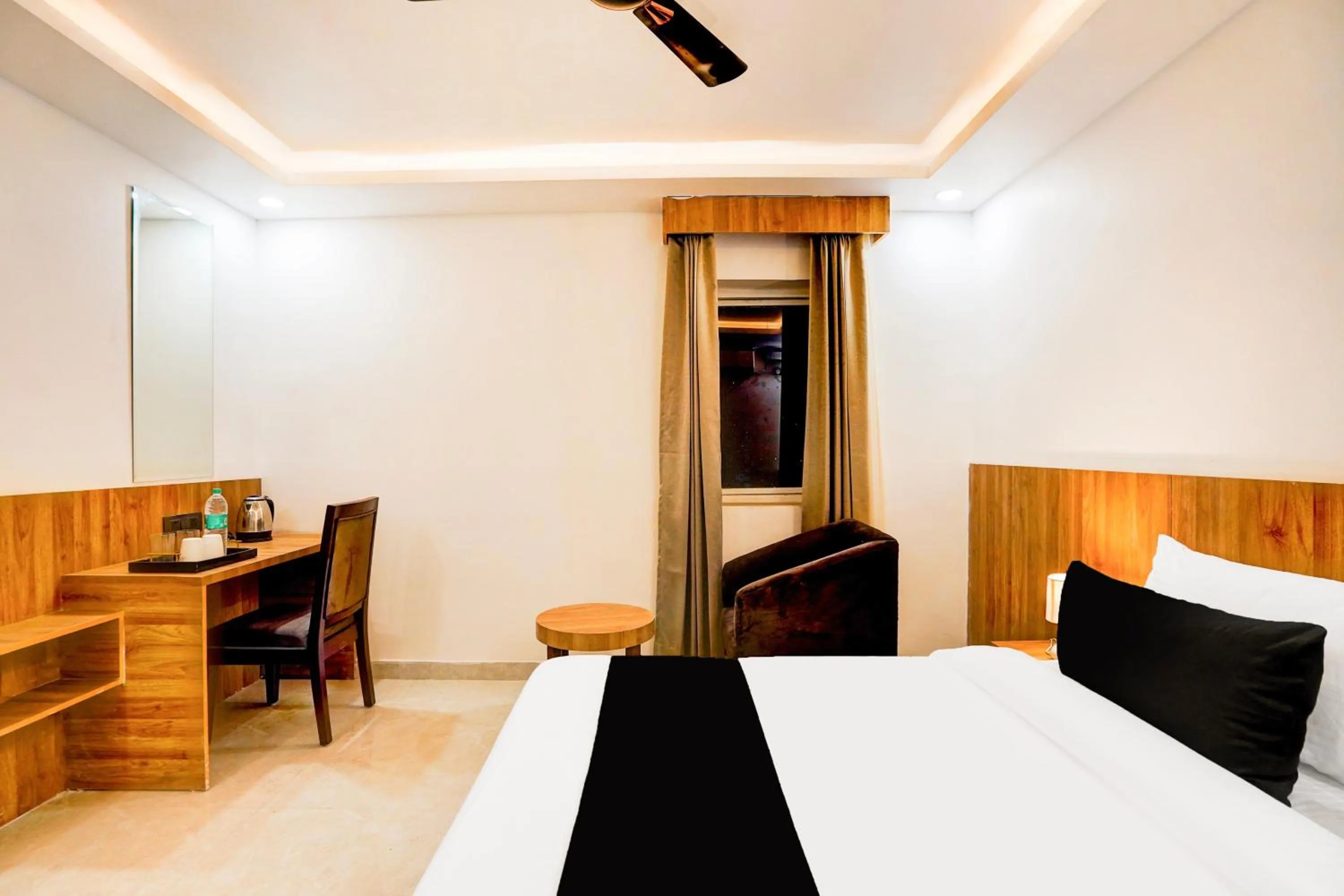 Bedroom, Bed in Townhouse GRAND ADDRESS HOTEL AND BANQUET