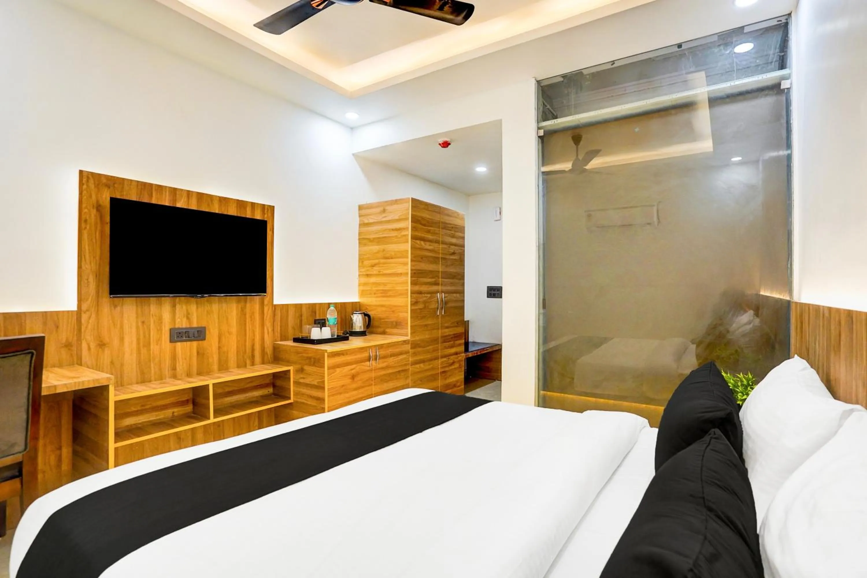 Bedroom, Bed in Townhouse GRAND ADDRESS HOTEL AND BANQUET