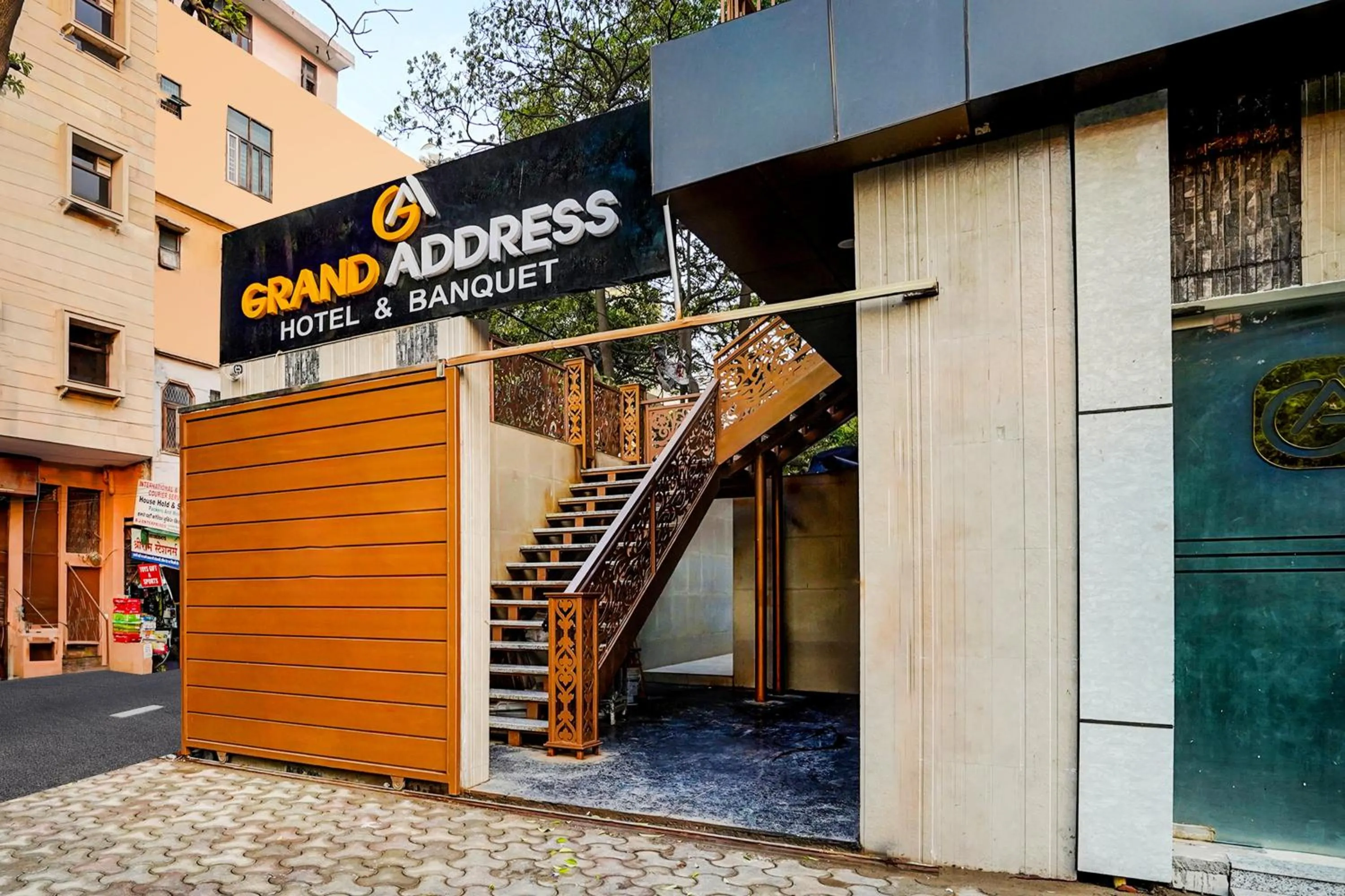 Facade/entrance in Townhouse GRAND ADDRESS HOTEL AND BANQUET