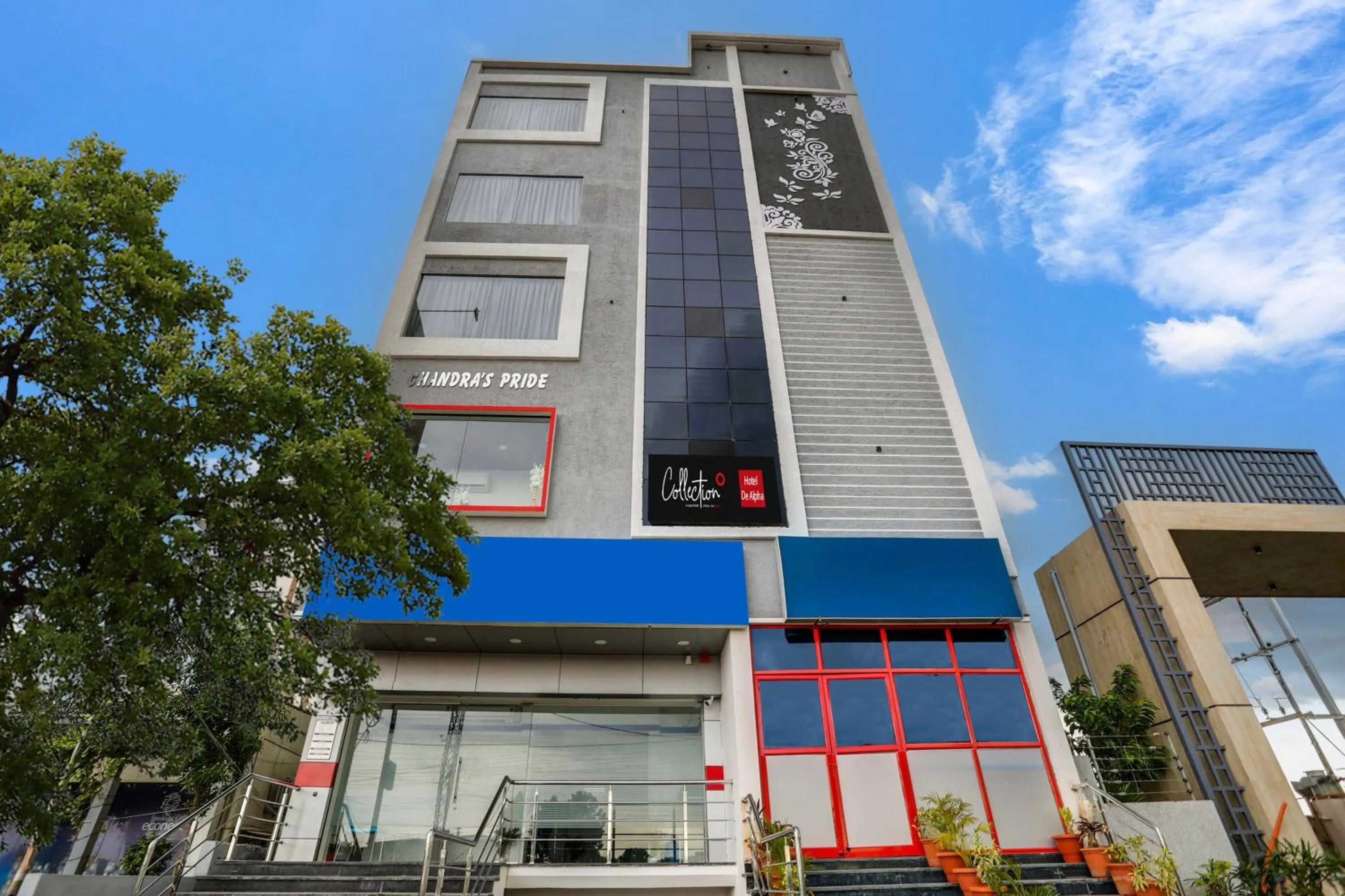 Facade/entrance in Super Collection O De Alphabet Hotel