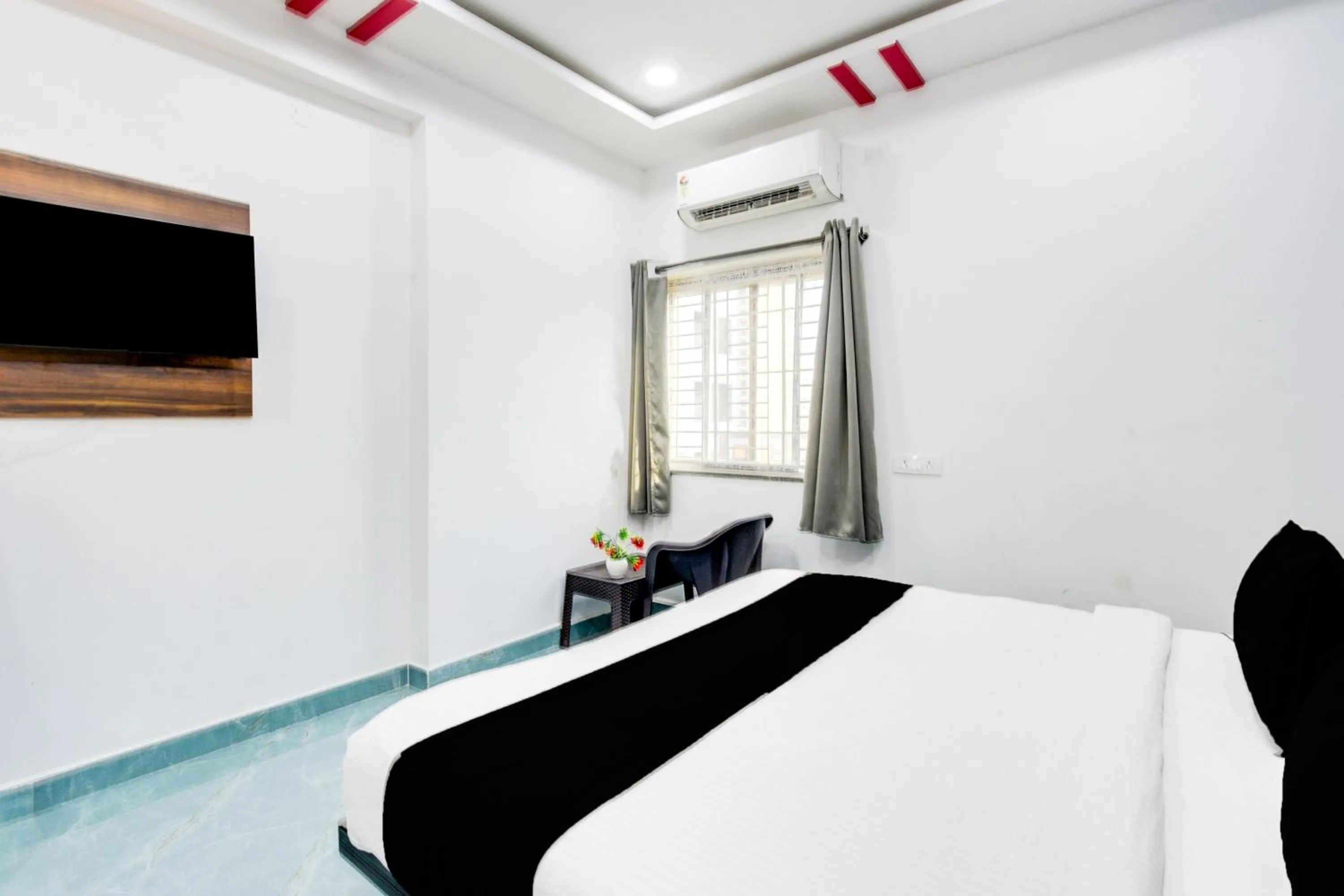 Bedroom, Bed in Super Townhouse Hitech City Near Yashoda Hospital