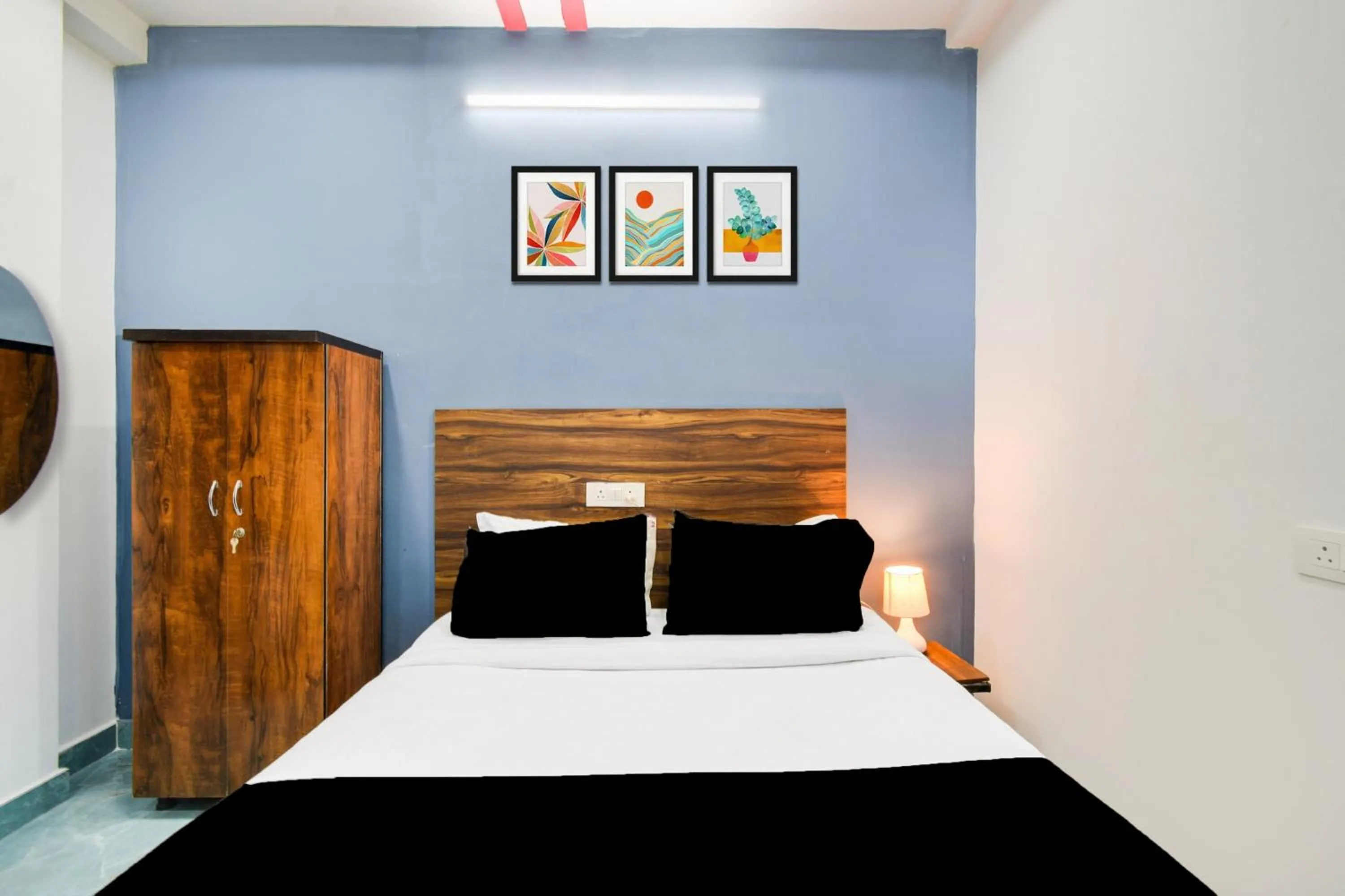 Bedroom, Bed in Super Townhouse Hitech City Near Yashoda Hospital