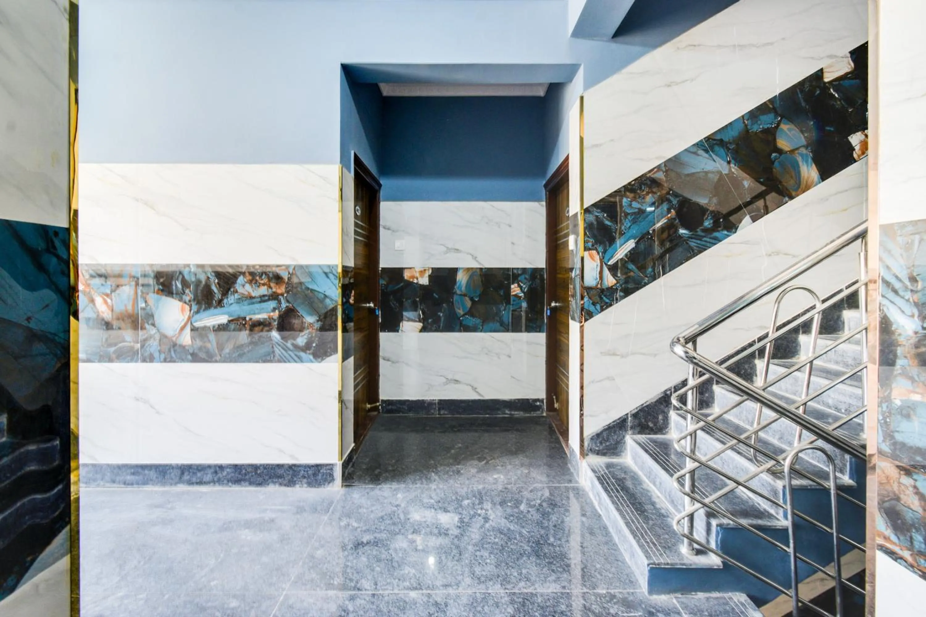 Lobby or reception in Super Townhouse Hitech City Near Yashoda Hospital