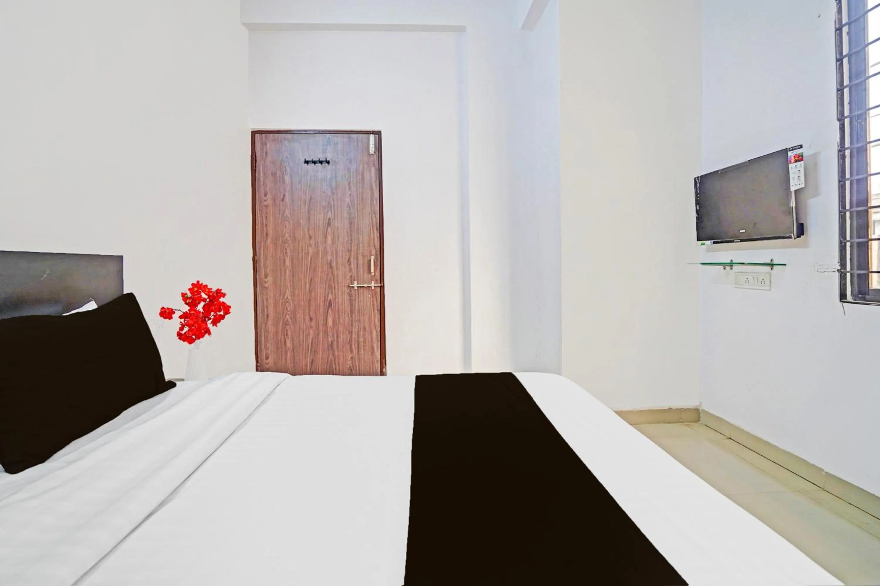 Bedroom, Bed in Hotel O Eternity Shivay