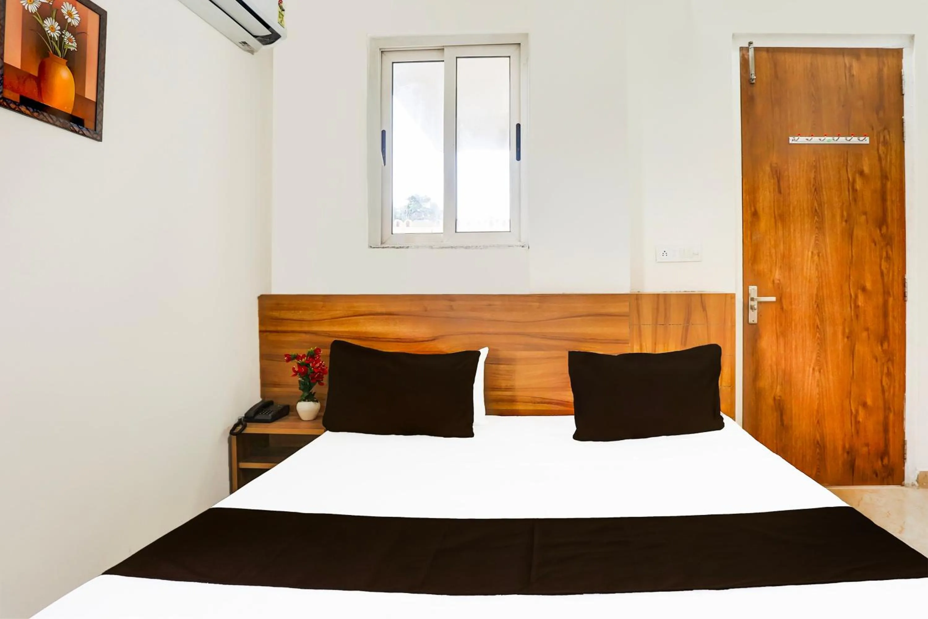 Bedroom in Hotel O Moti Doongri Alwar