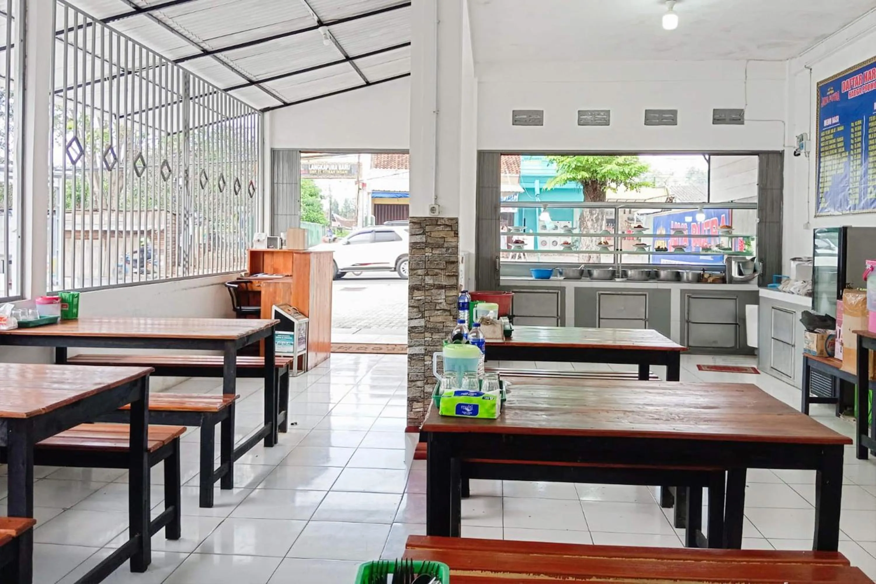 Lobby or reception in Hotel O Homestay Jaya Putri 1 Syariah