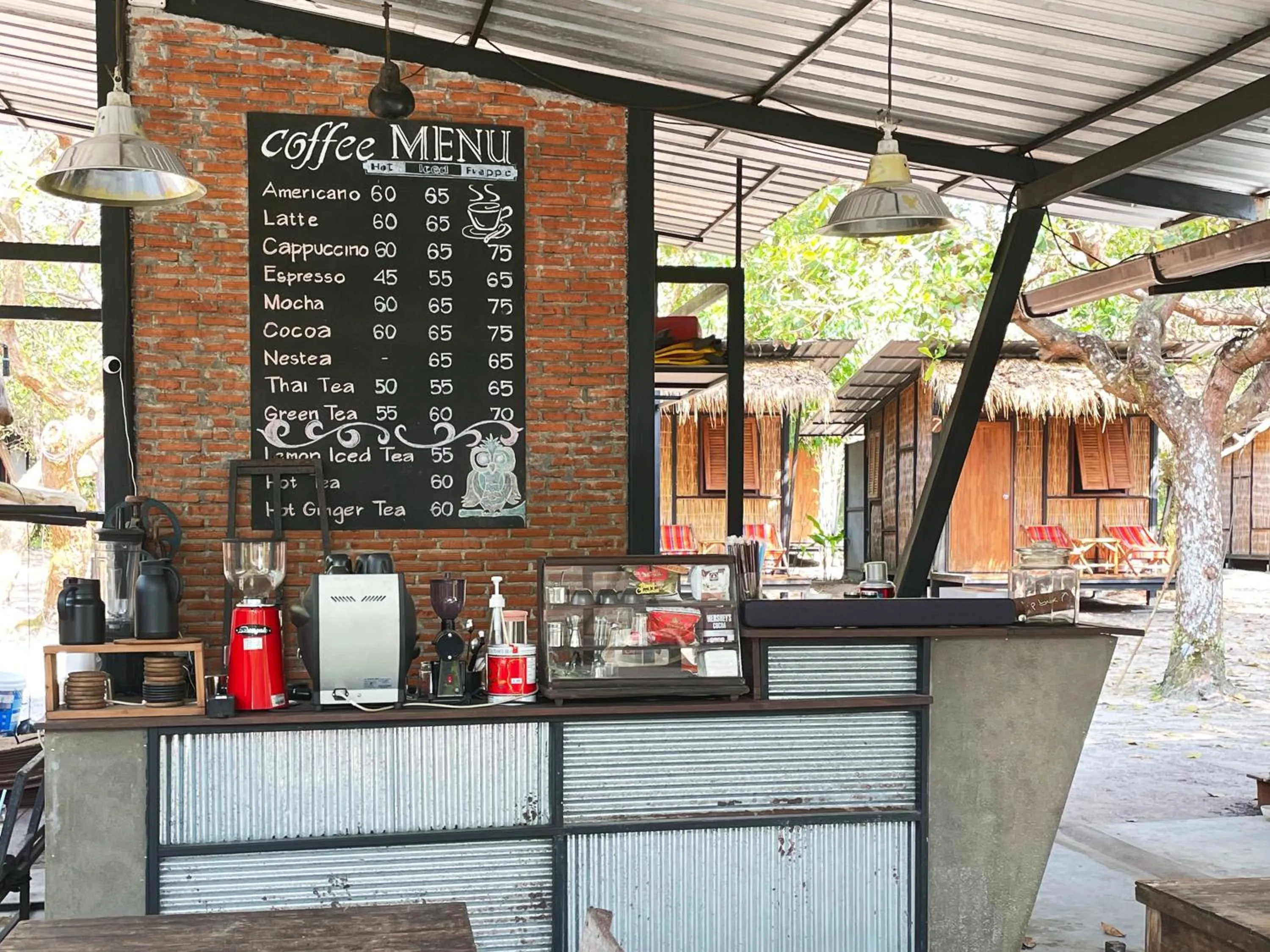 Restaurant/places to eat in Little Hut